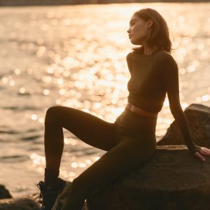 Long Sleeve Seamless Surge Tee | Olive