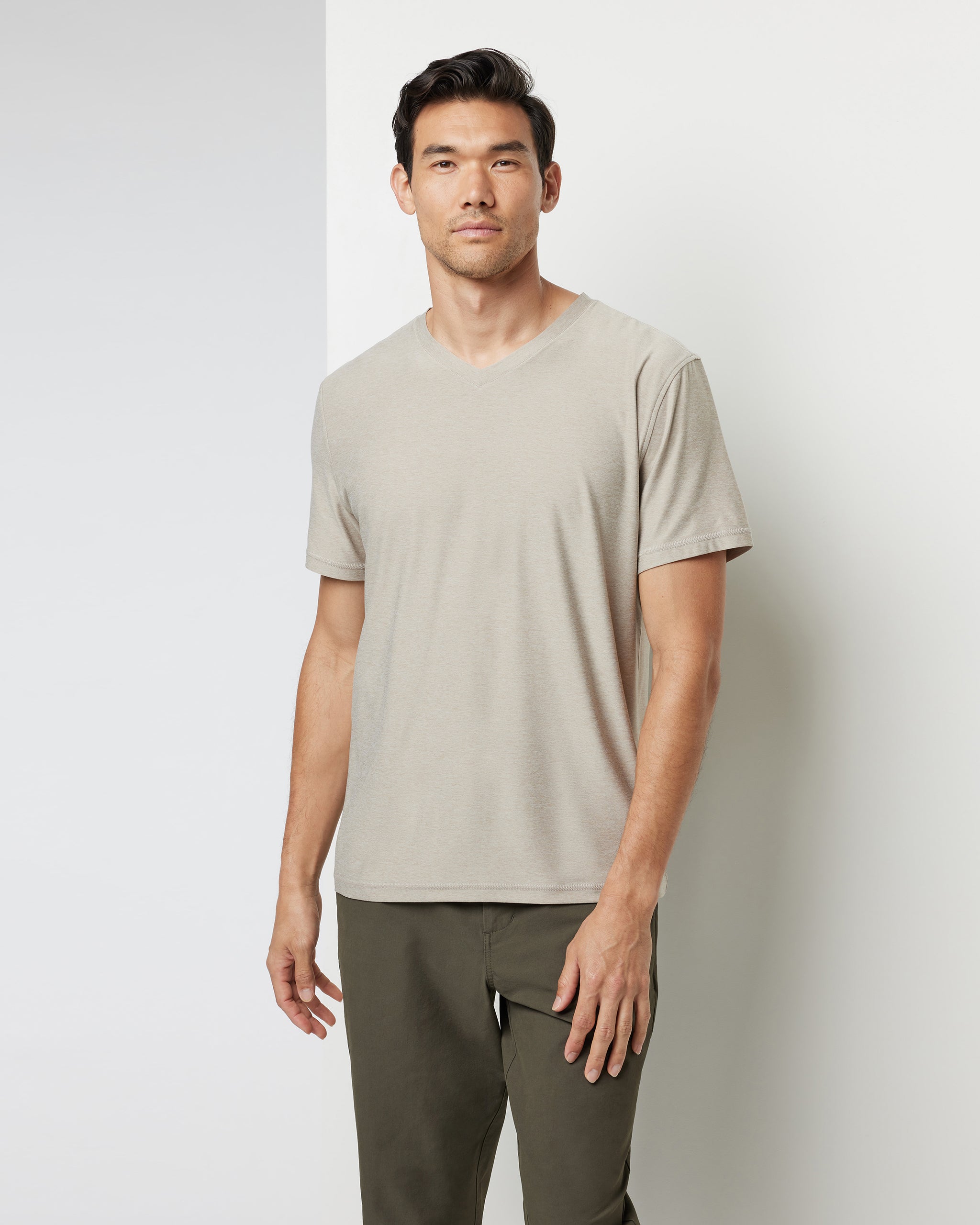 Strato Tech V-Neck Tee | Toast Heather - Image 2