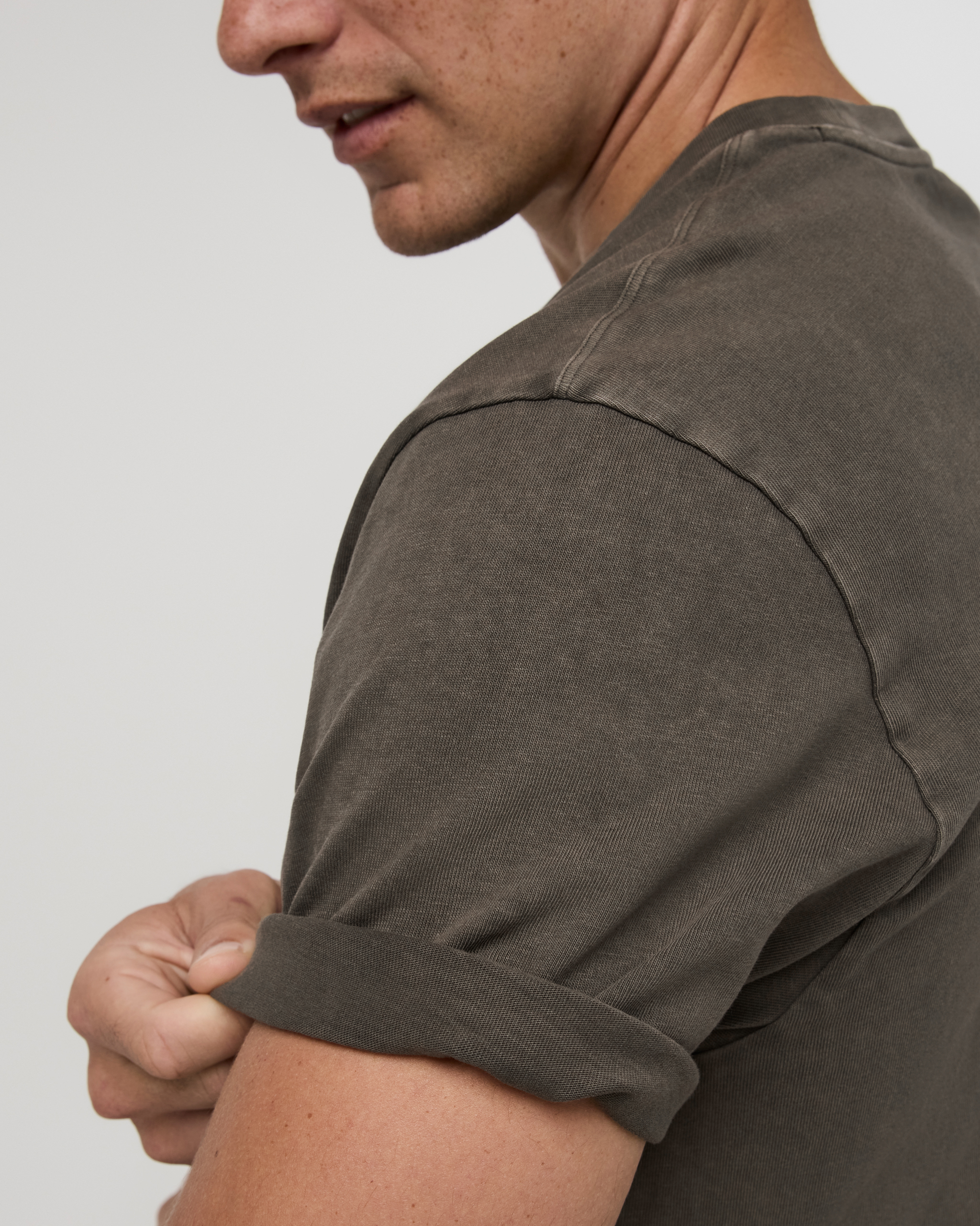 Short Sleeve Vuori Heavyweight Tee - Relaxed Fit | Oregano Garment Dye - Image 3