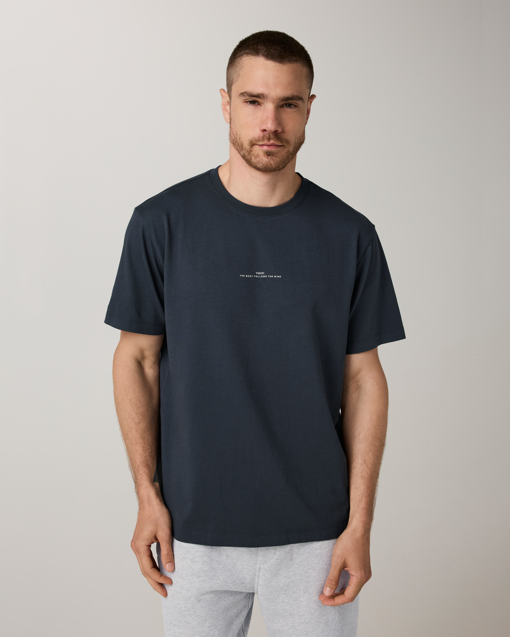 Vuori Lifestyle Graphic Tee | Navy - Image 5