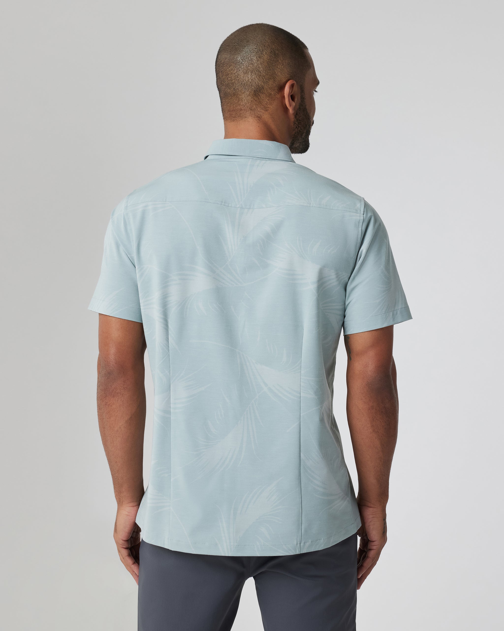 Short-Sleeve Bridge Button Down | Chalk Blue Falling Frond - Image 2