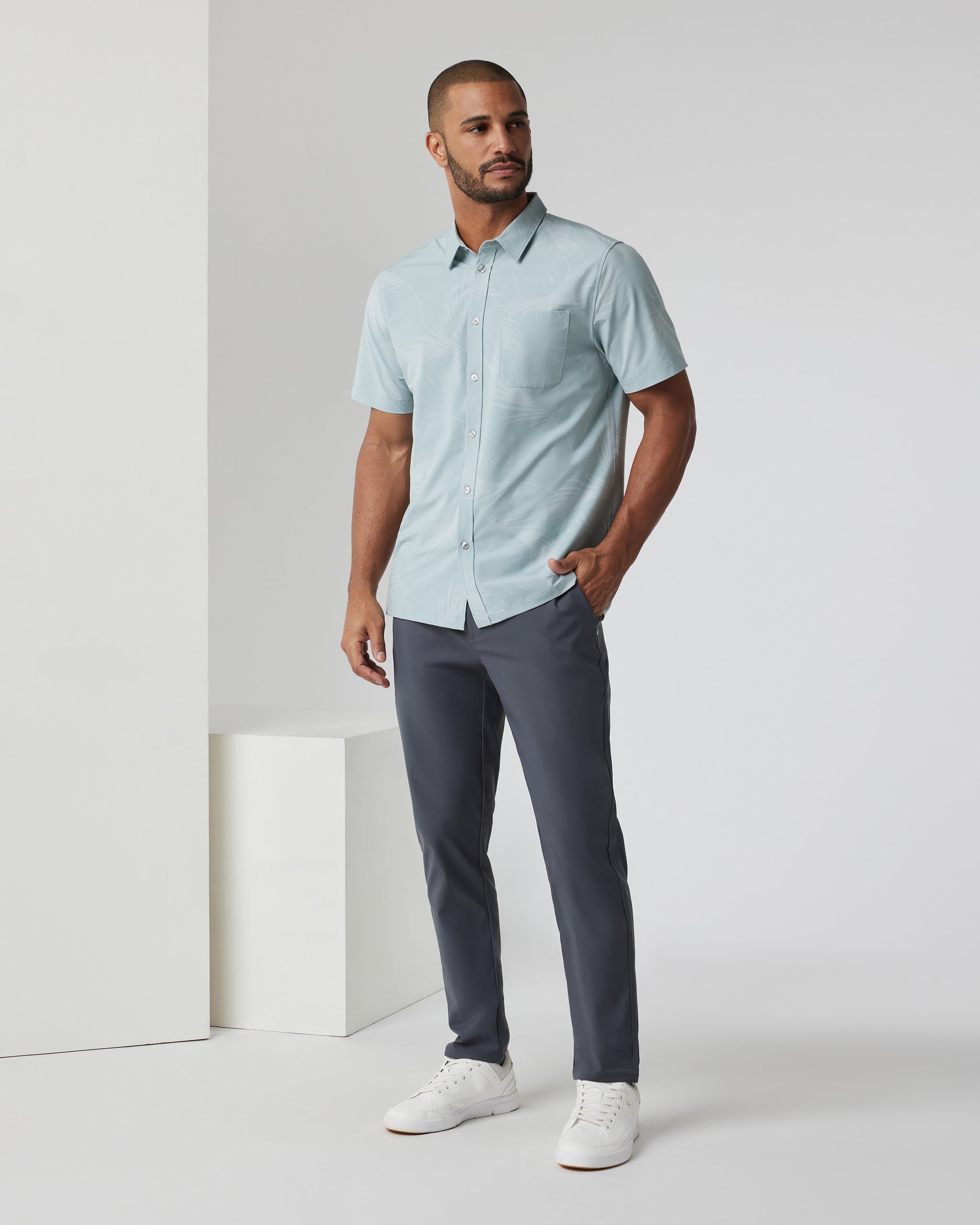 Short-Sleeve Bridge Button Down | Chalk Blue Falling Frond - Image 3