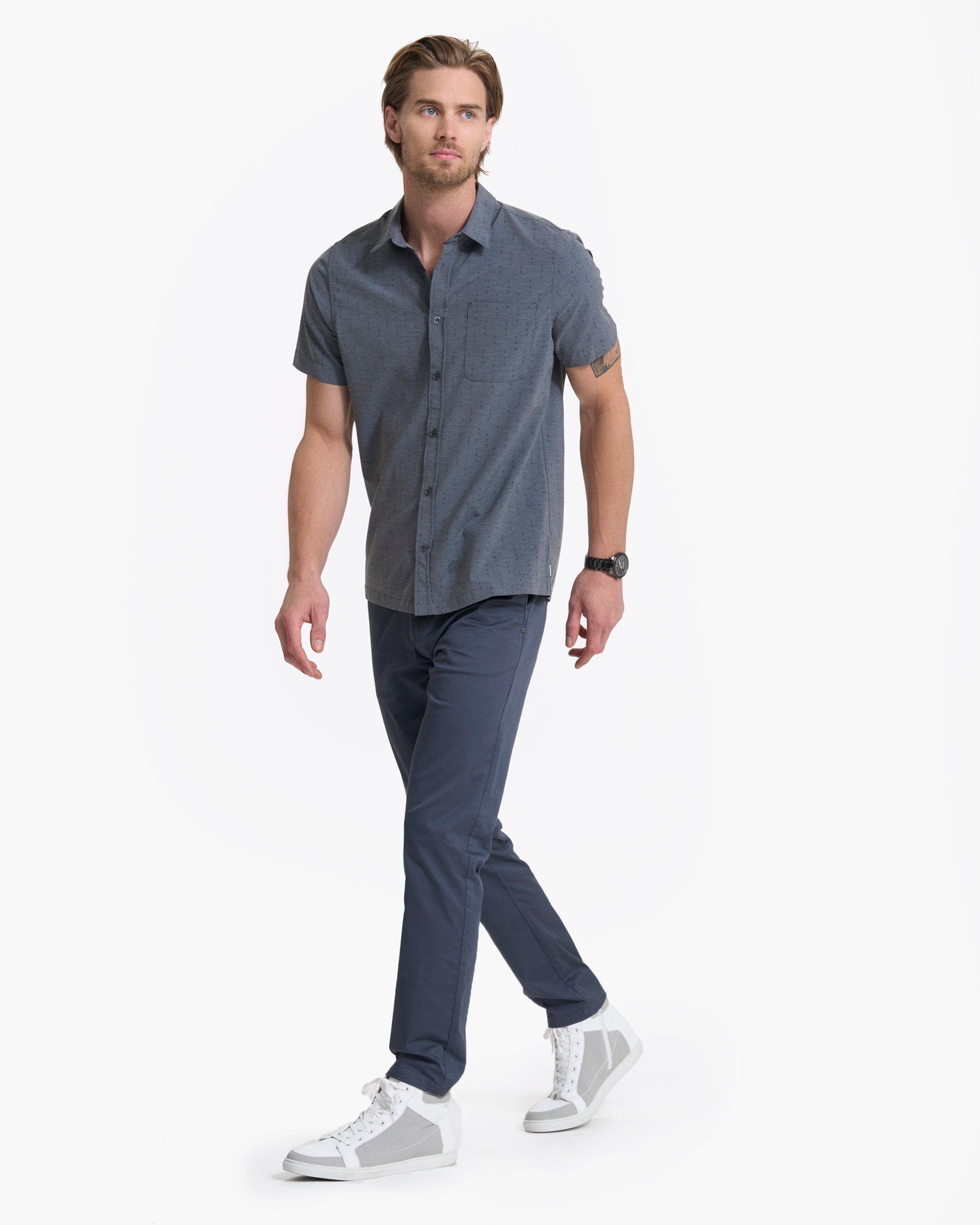 Short-Sleeve Bridge Button Down | Charcoal Arrows - Image 4