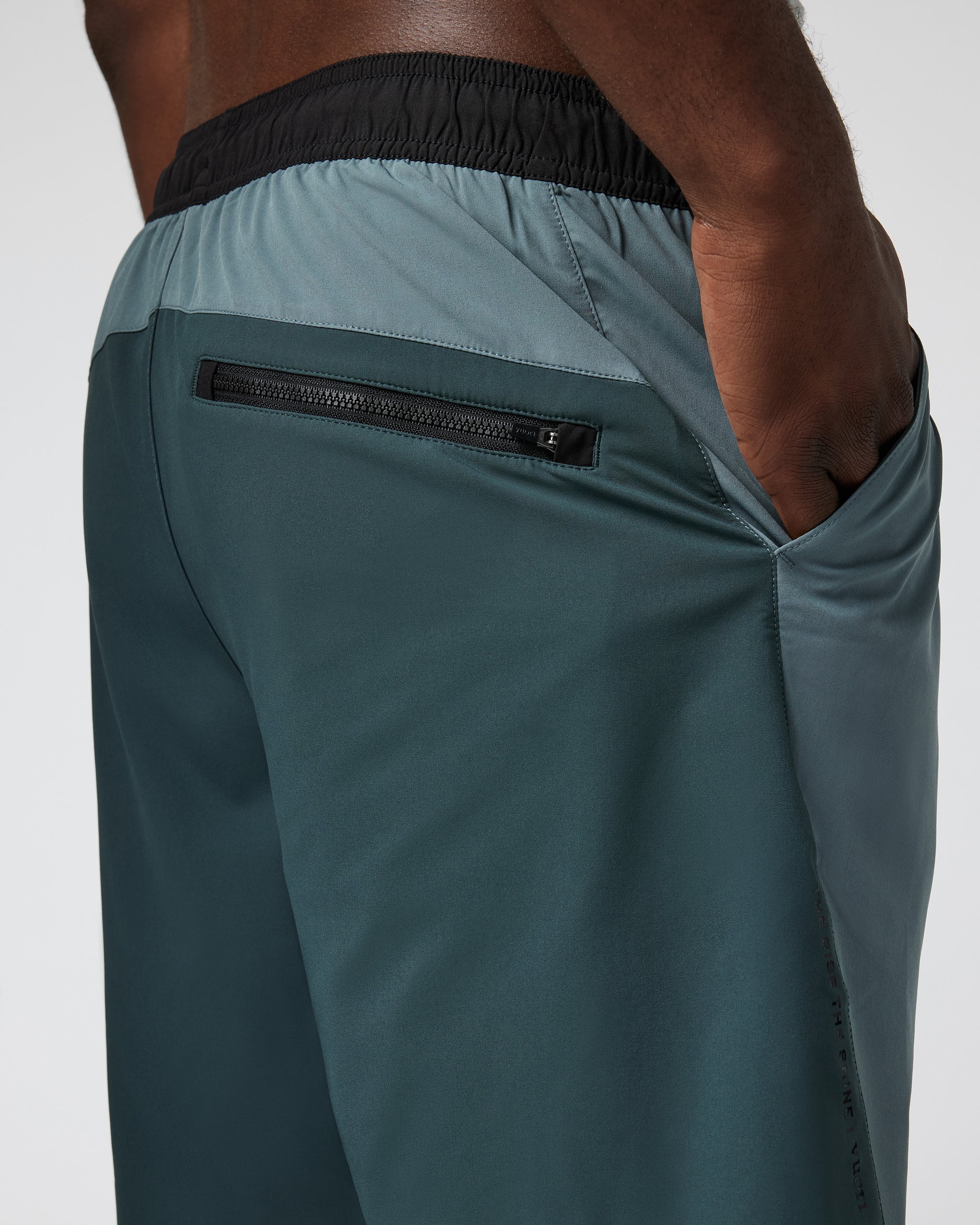 Chromatic Kore Short Lined 7 | Kashmir - Image 2