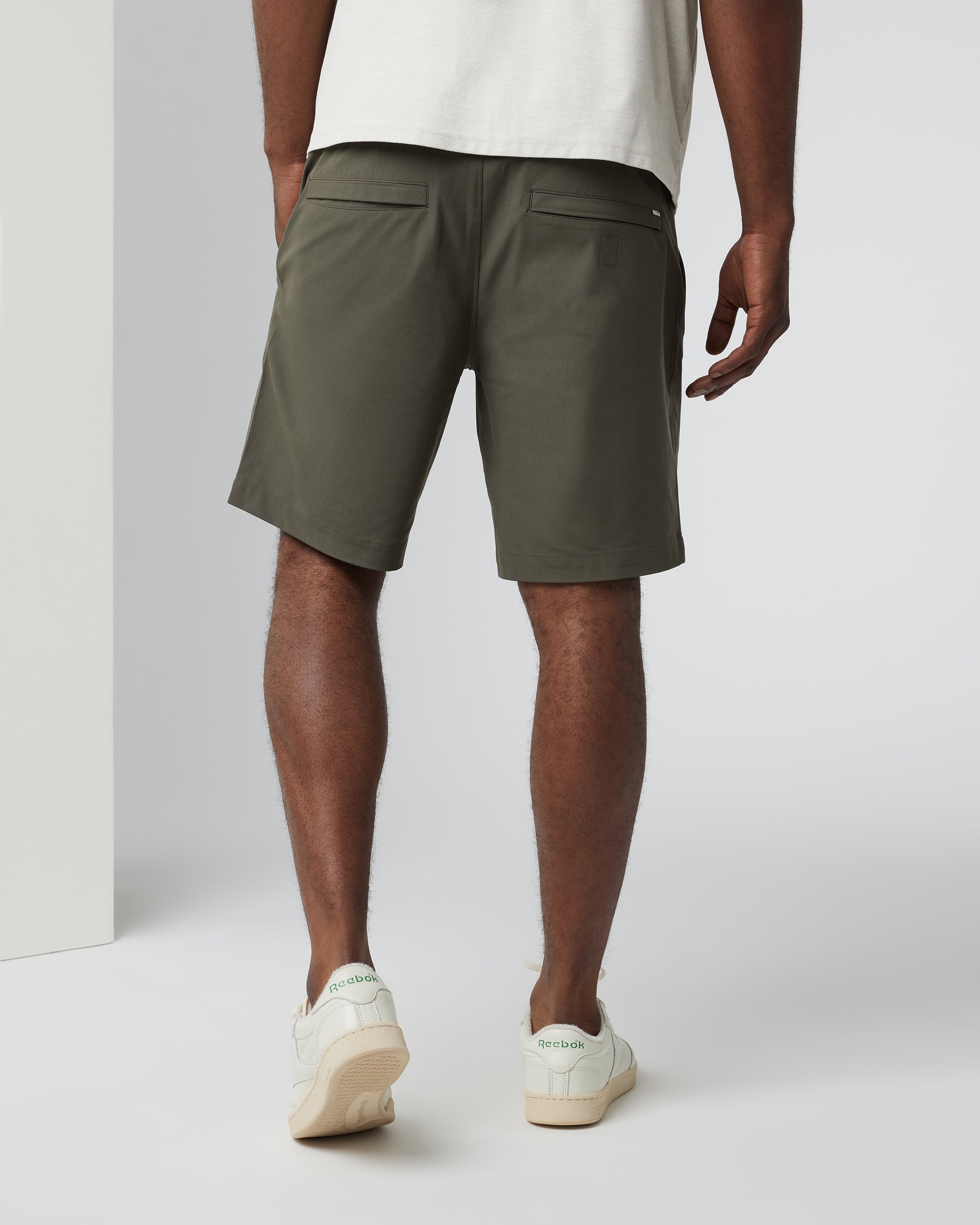 Vuori Meta™ Easy Short | Dark Oregano - Image 5