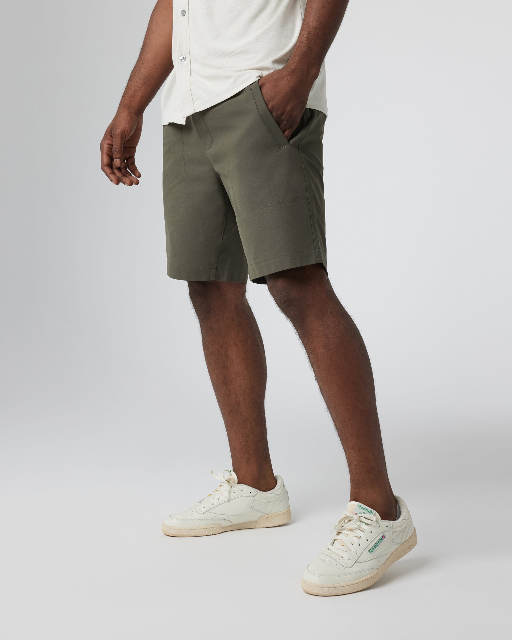 Vuori Meta™ Easy Short | Dark Oregano - Image 2