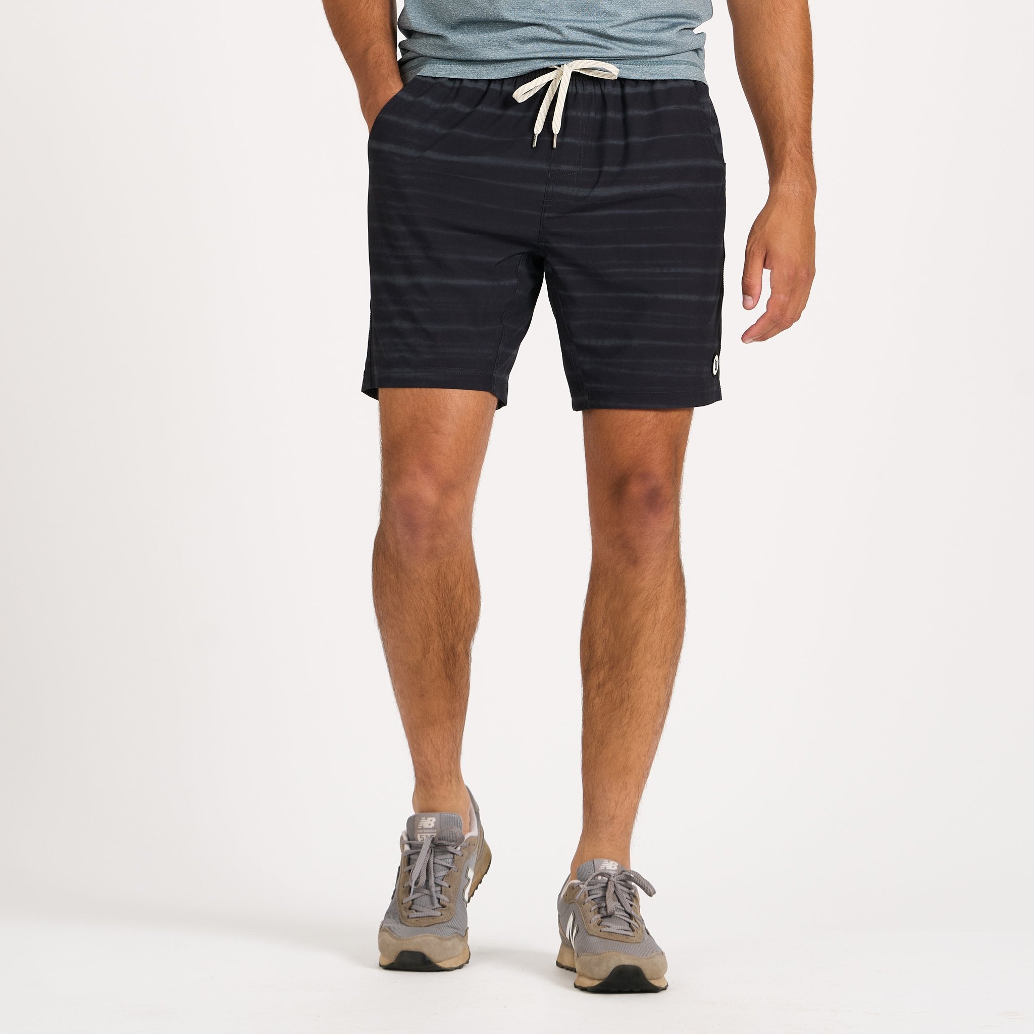 Kore Short Lined 7 | Black Shibori Stripe