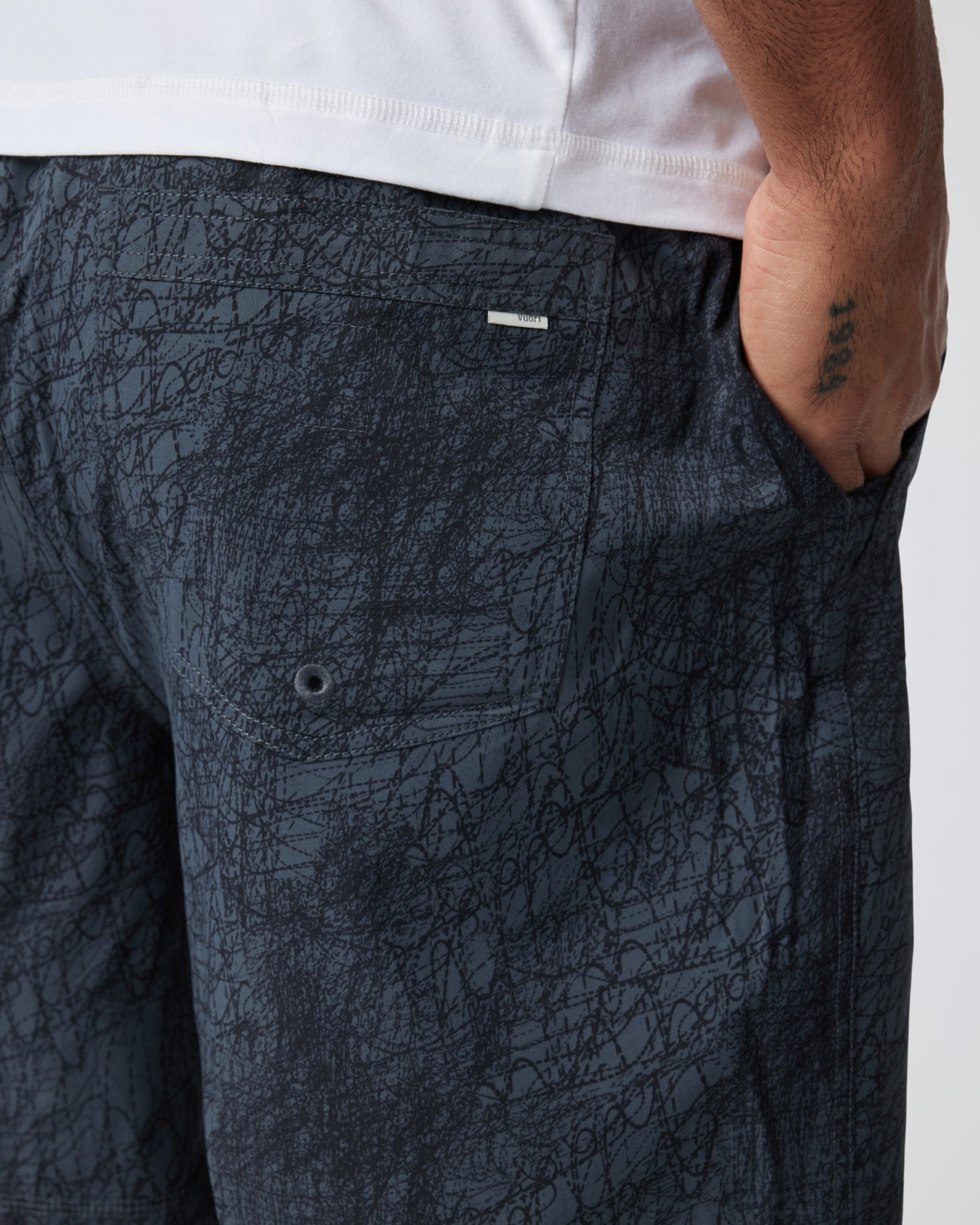Kore Short Lined 7 | Charcoal Scribble - Image 5