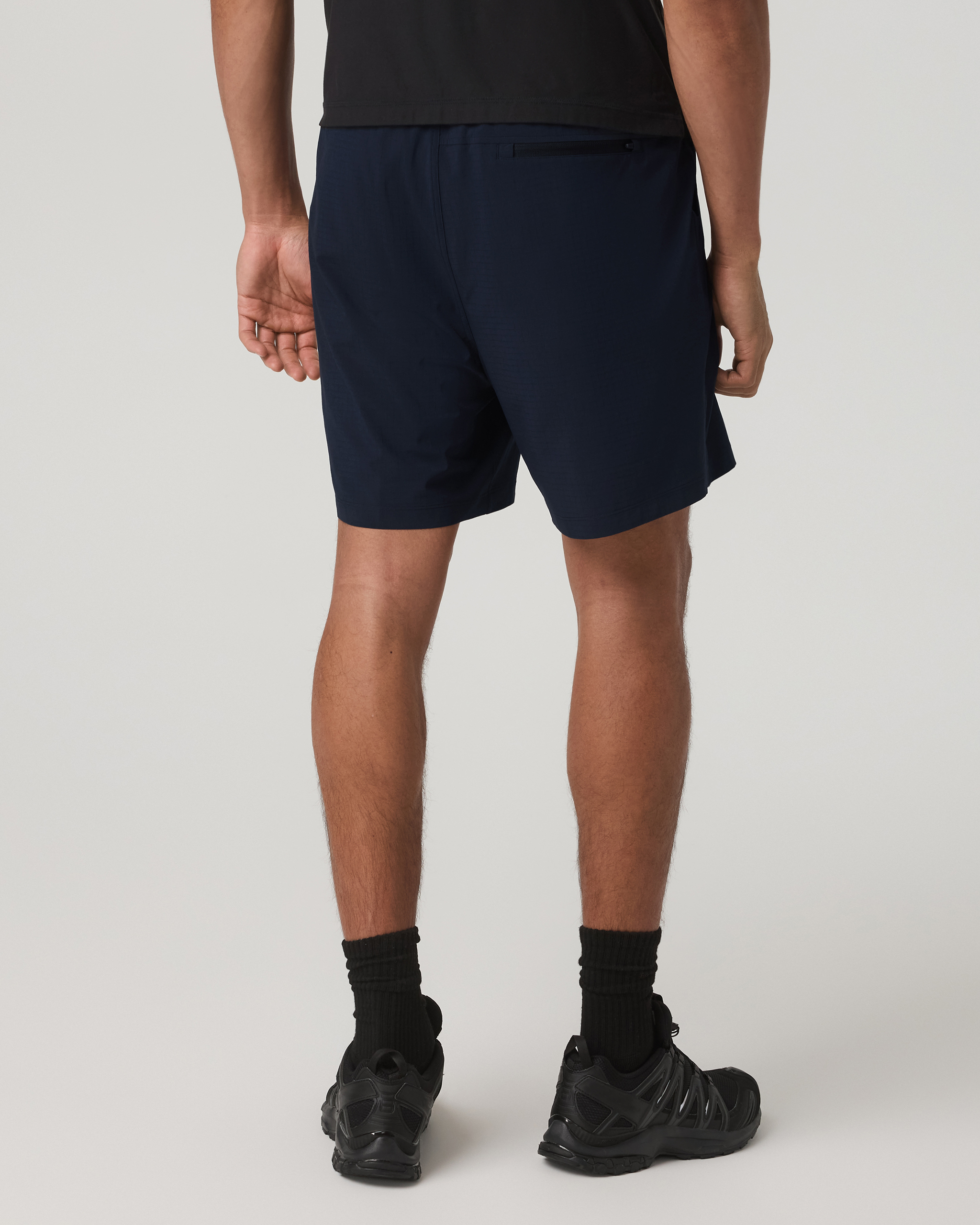 Vuori HardKore Short Lined 7 | Ink - Image 3