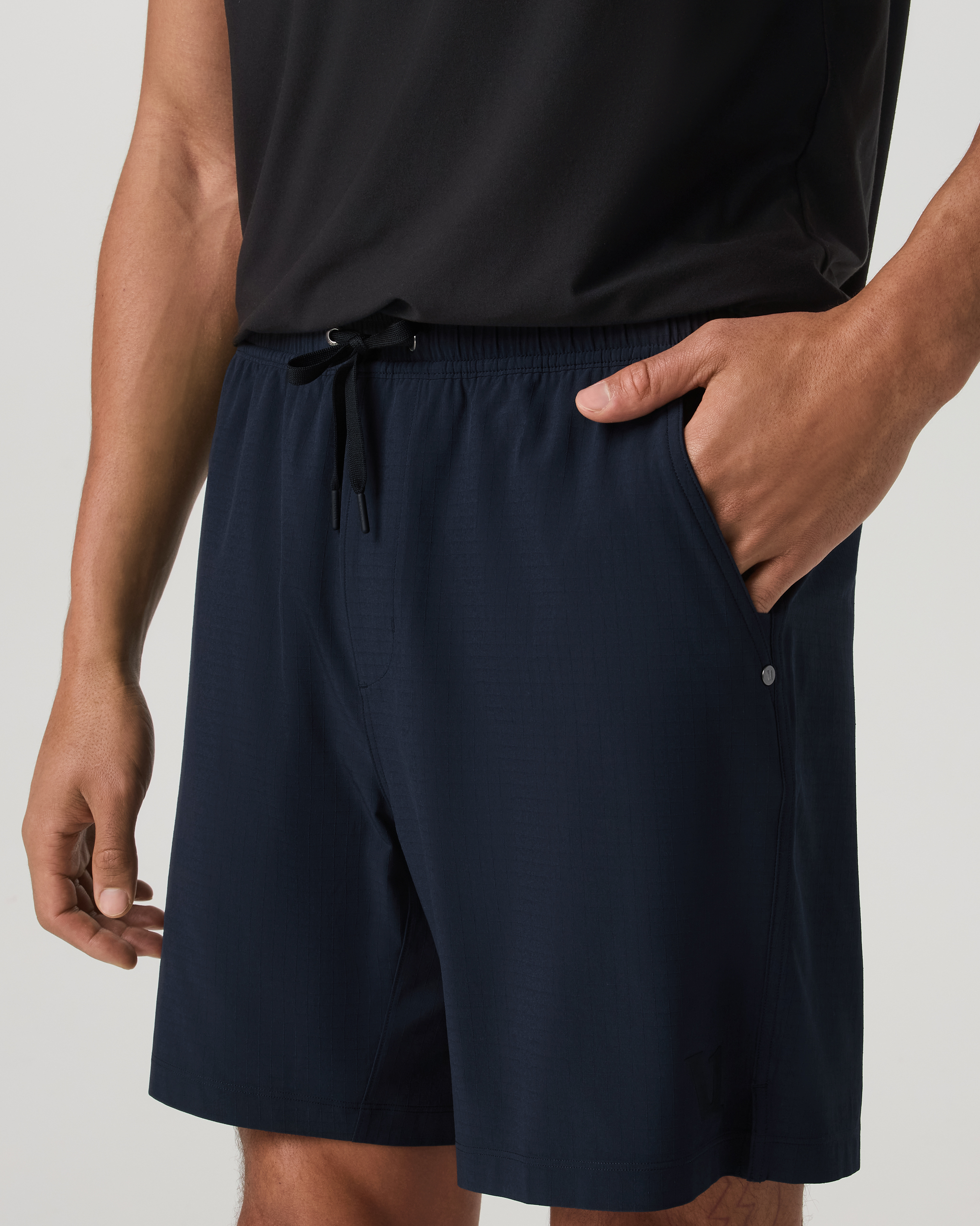 Vuori HardKore Short Lined 7 | Ink - Image 2