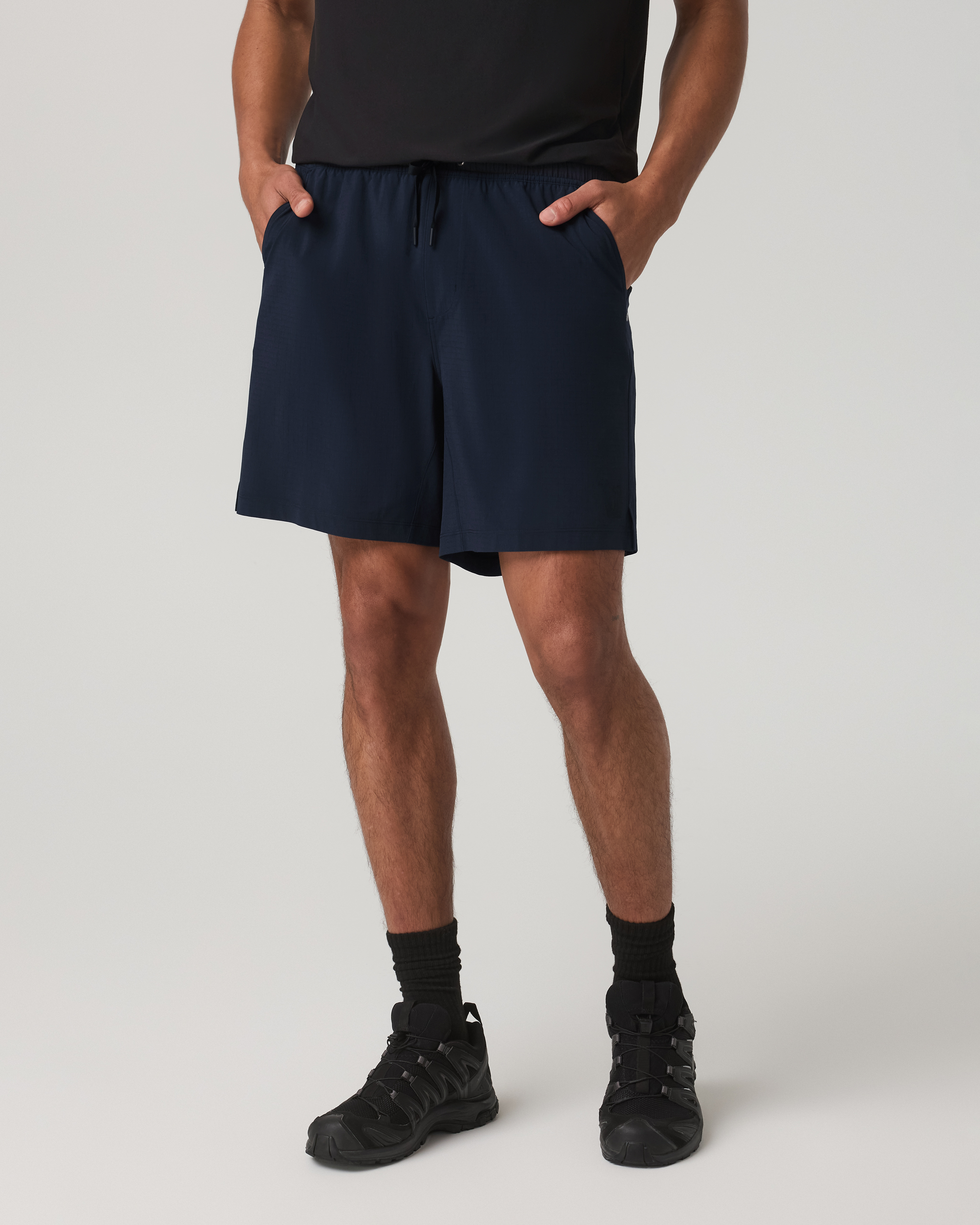 Vuori HardKore Short Lined 7 | Ink - Image 5