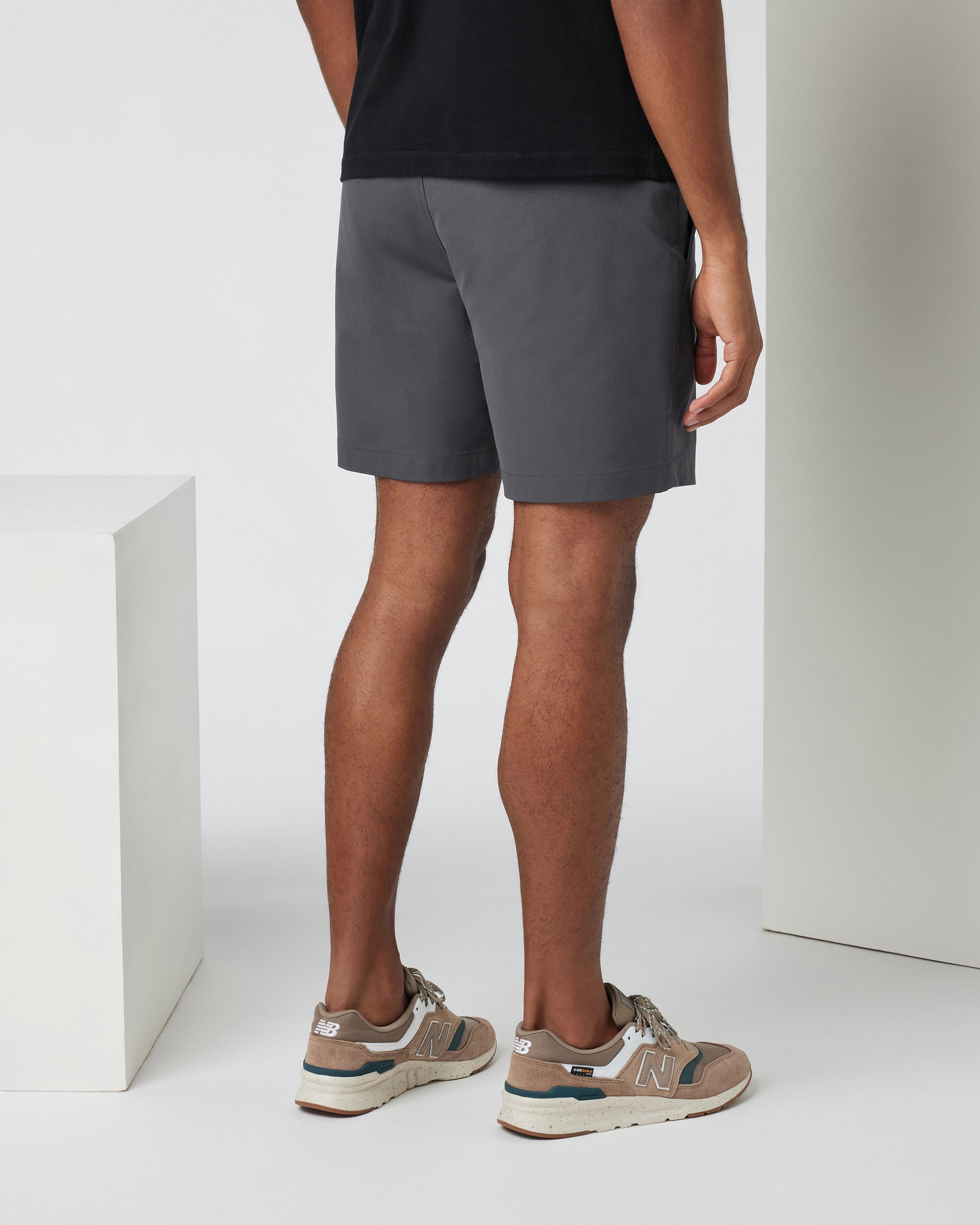 Vuori Meta™ Short 6 | Charcoal - Image 3