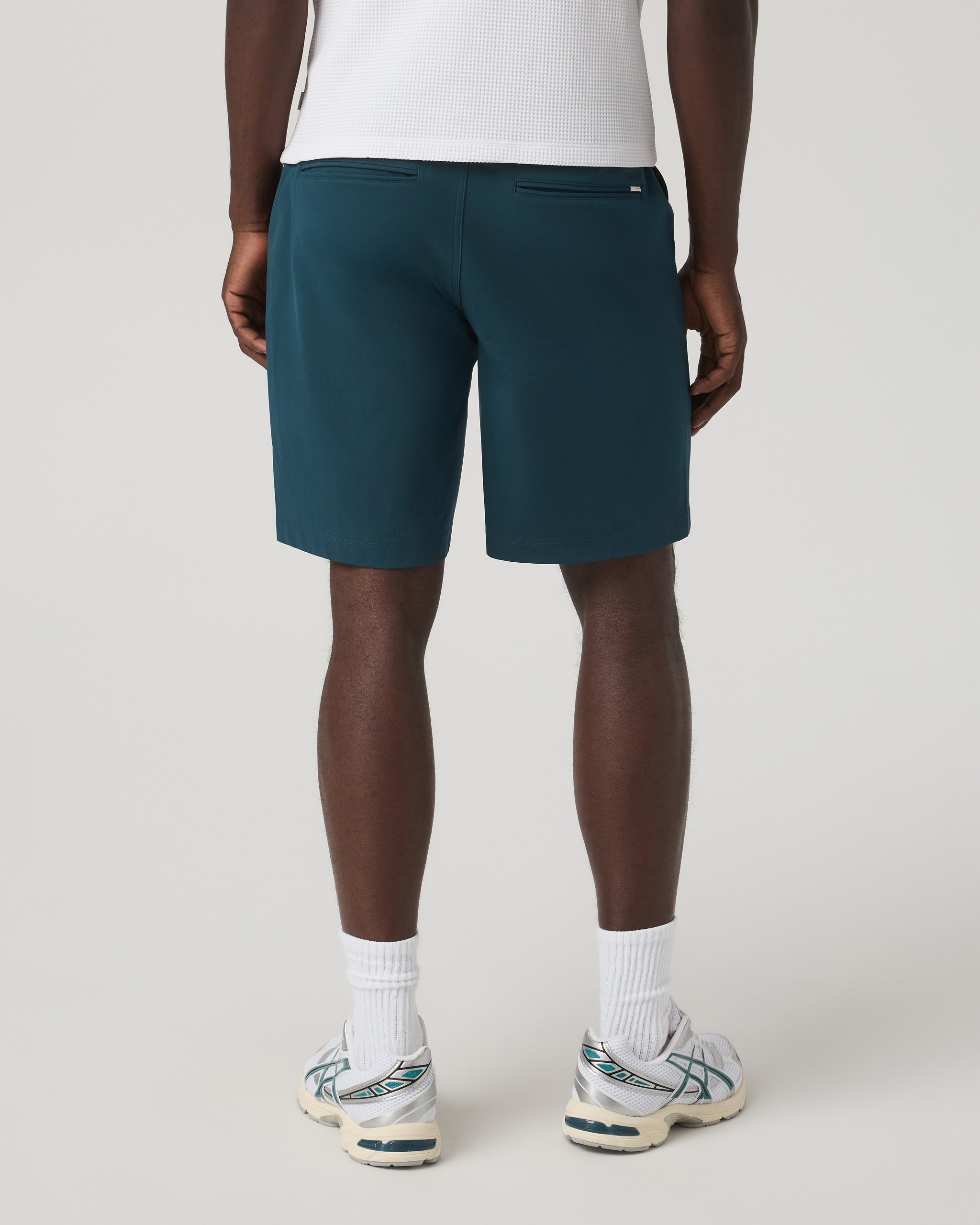 Vuori Meta™ Short 8 | Dark Teal - Image 4