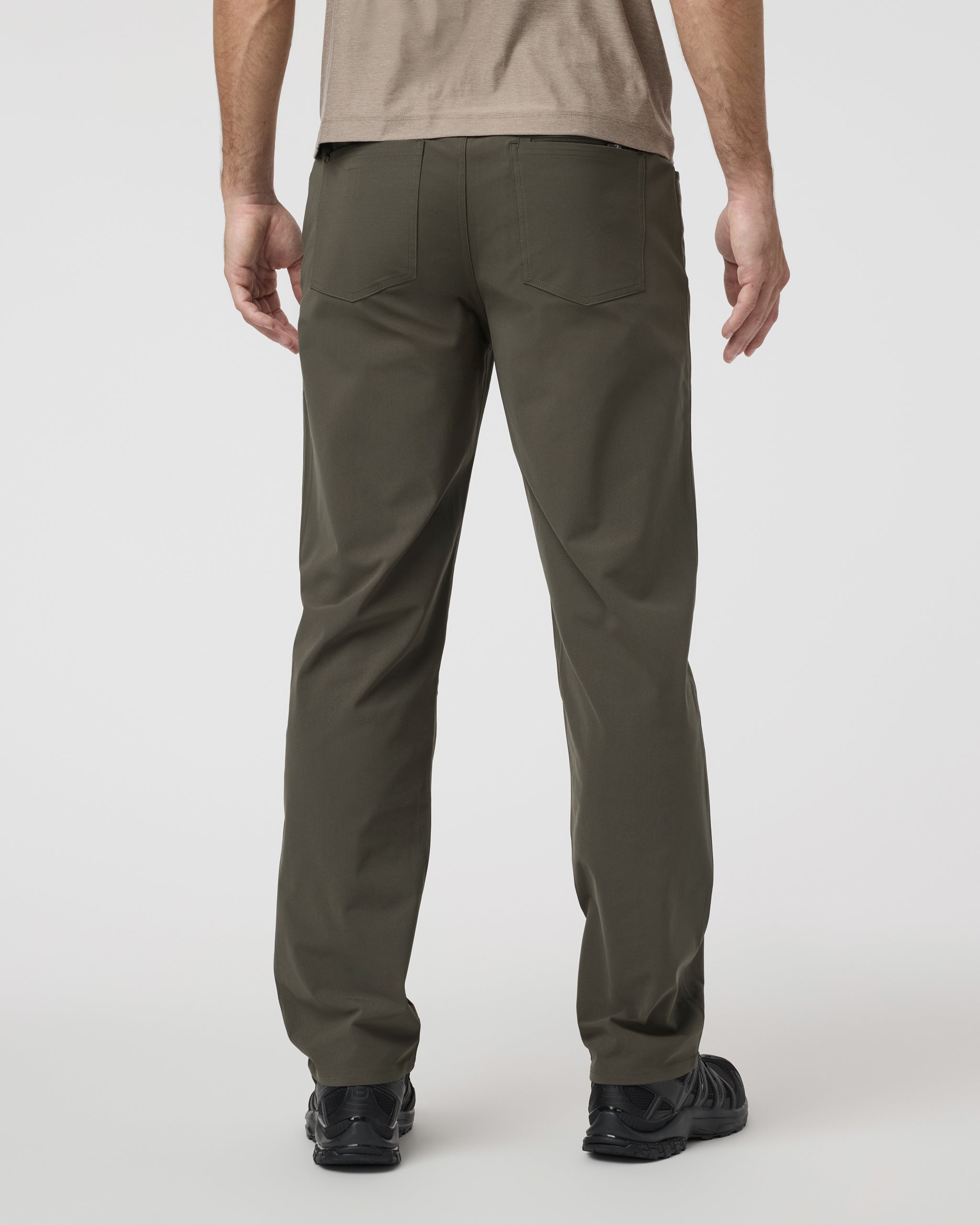 Vuori Meta™ Pant Relaxed Fit 30 | Dark Oregano - Image 2