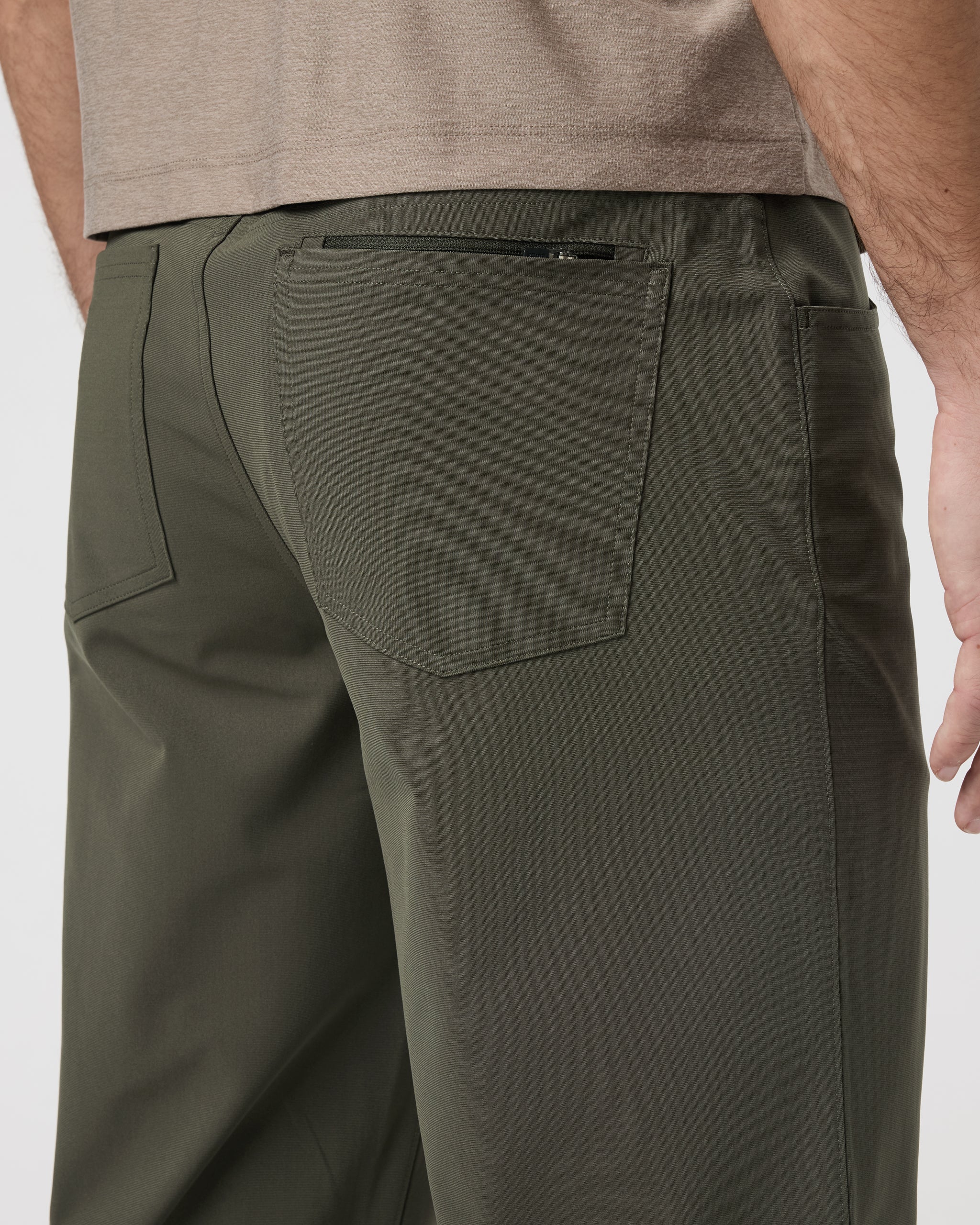 Vuori Meta™ Pant Relaxed Fit 32 | Dark Oregano - Image 4