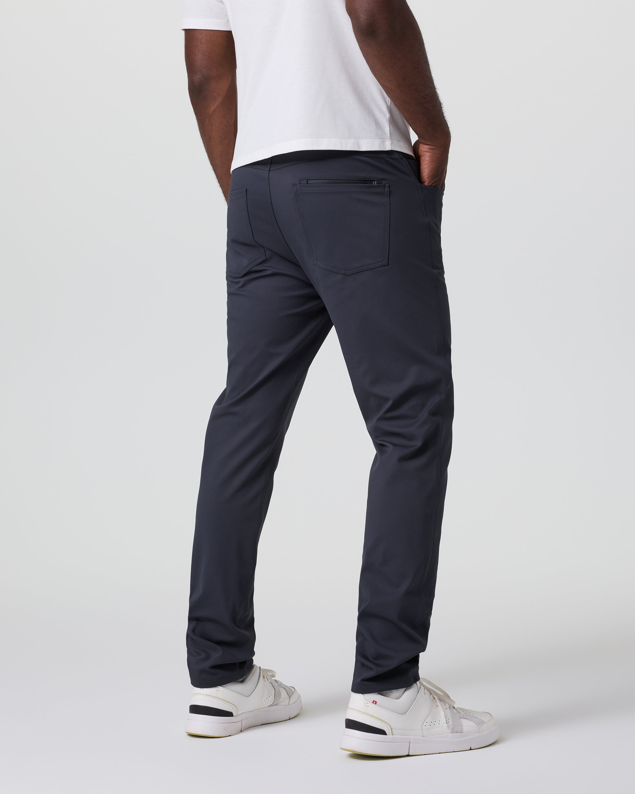 Vuori Meta™ Twill Pant Athletic Slim 32 | Navy - Image 4