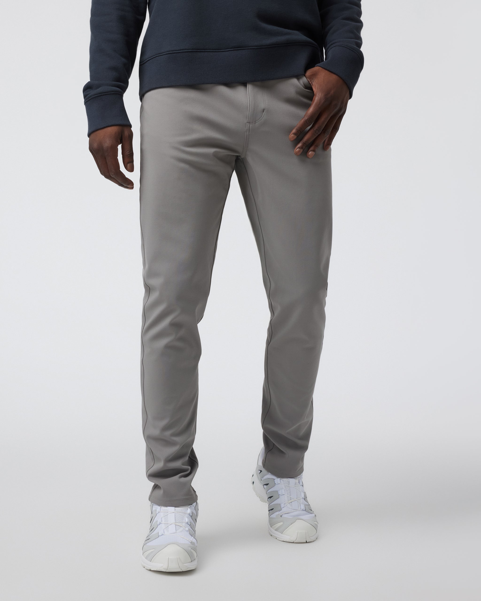 Vuori Meta™ Twill Pant Athletic Slim 30 | Shiitake