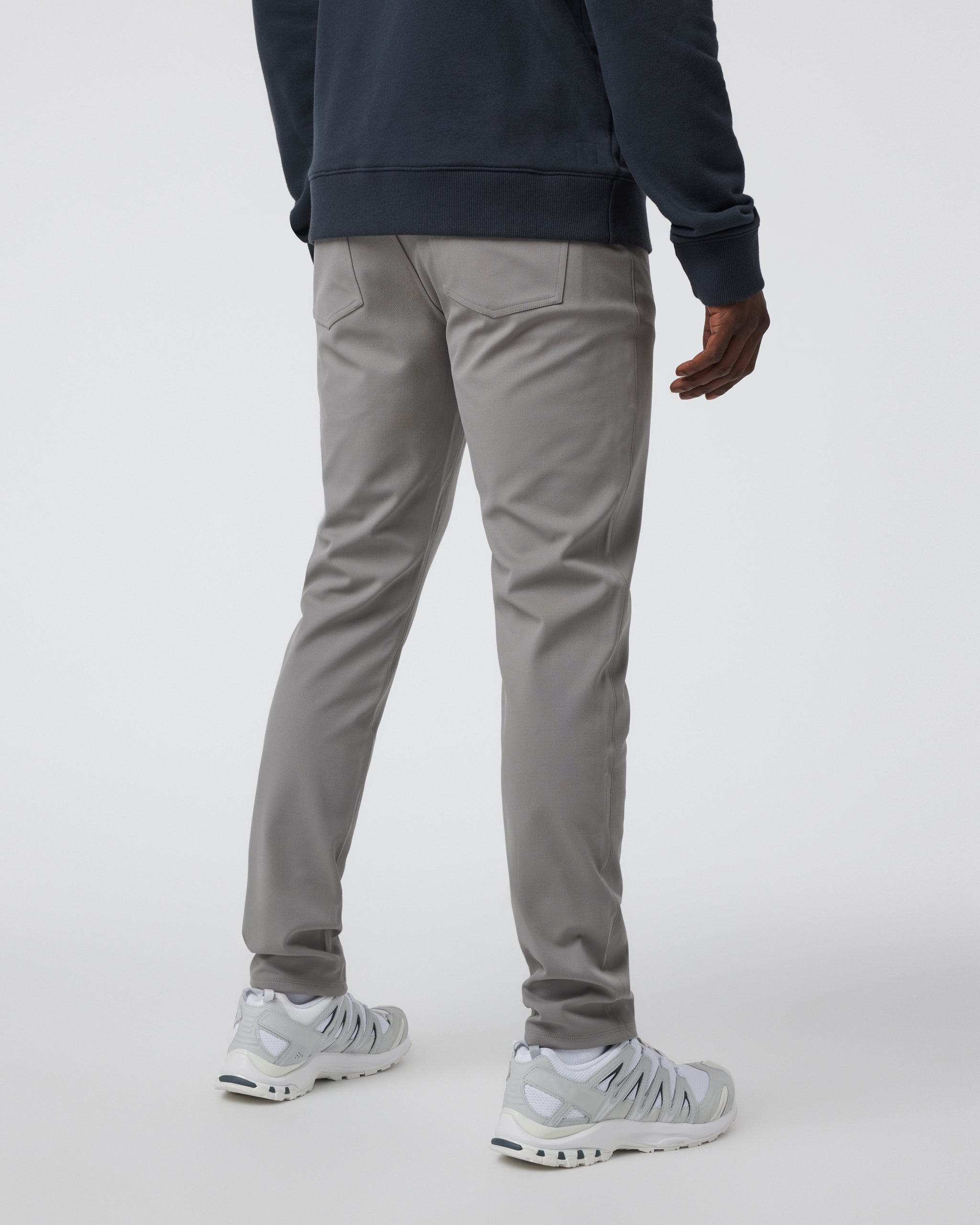 Vuori Meta™ Twill Pant Athletic Slim 30 | Shiitake - Image 2