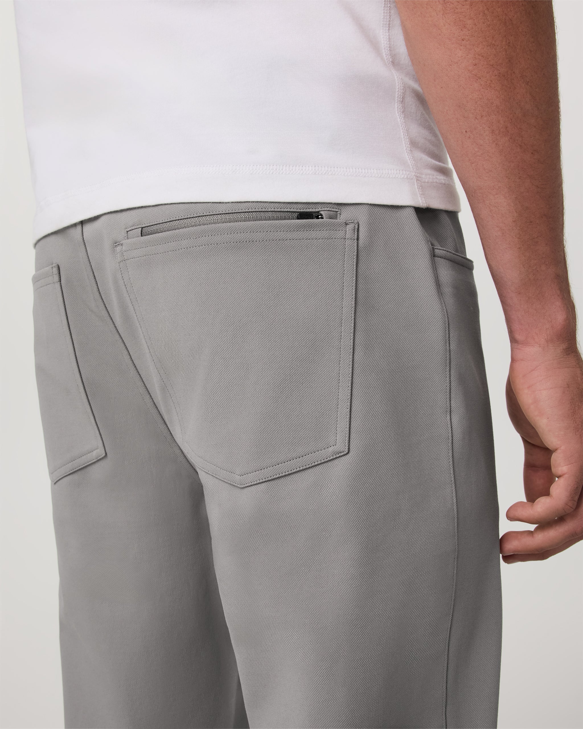 Vuori Meta™ Twill Pant Classic Fit 32 | Shiitake - Image 4
