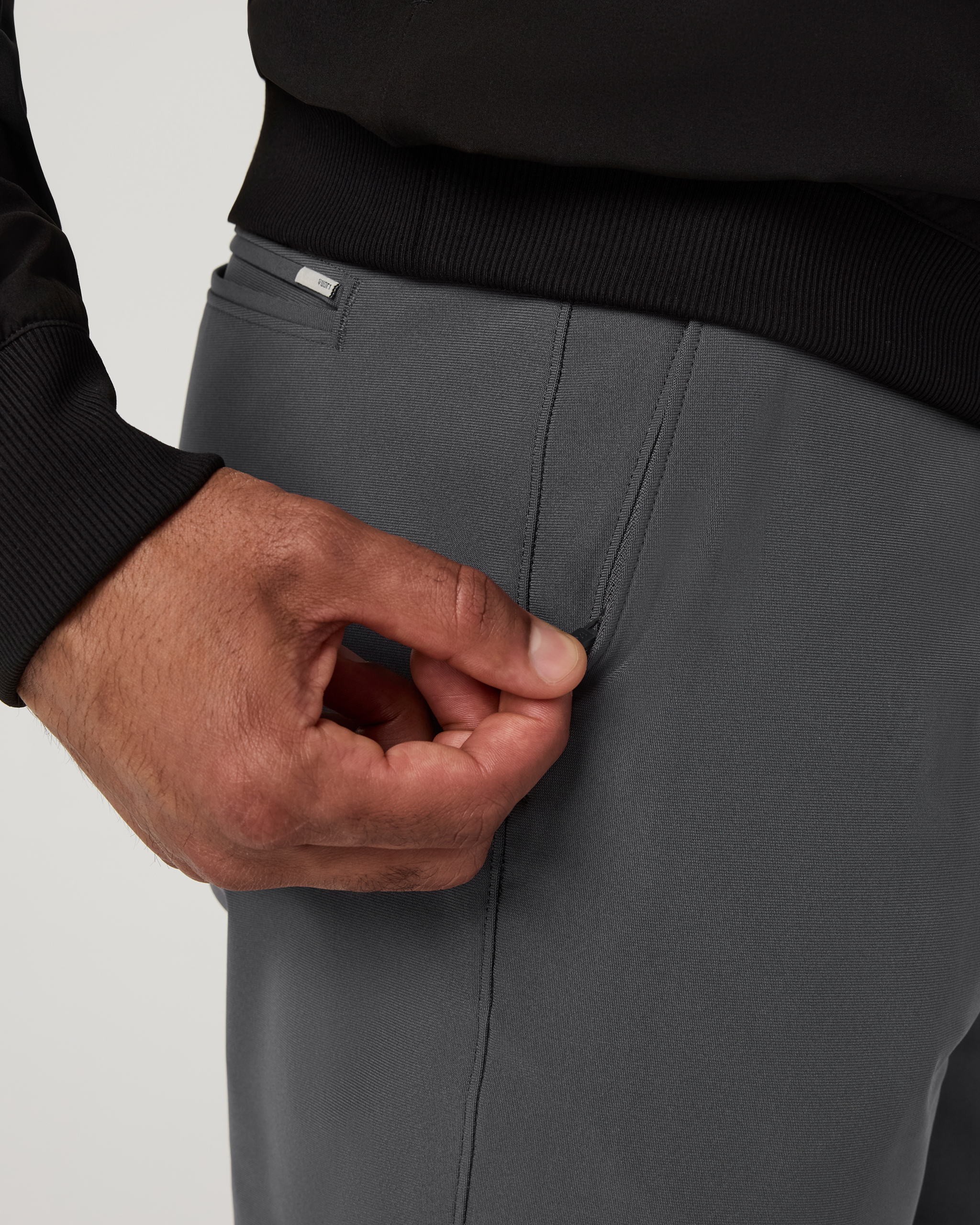 Vuori Meta™ Trouser Classic Fit 32 | Dark Pewter - Image 6