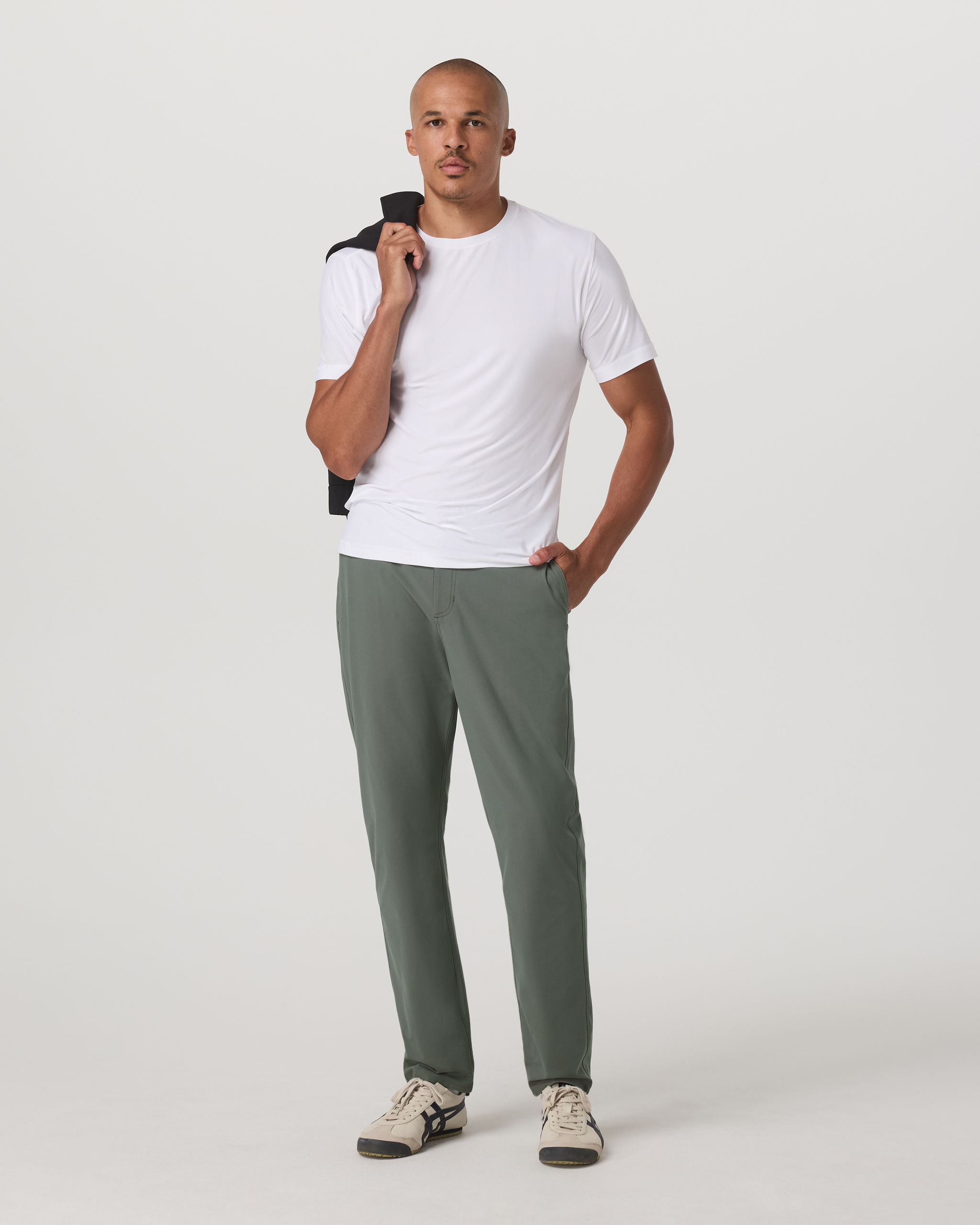 Vuori Meta™ Trouser Classic Fit 30 | Light Oregano - Image 4