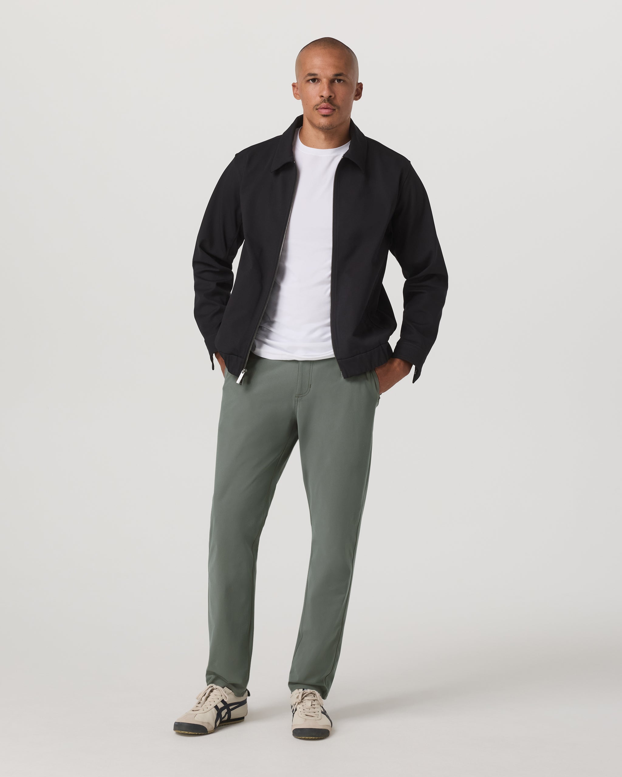 Vuori Meta™ Trouser Classic Fit 32 | Light Oregano - Image 5