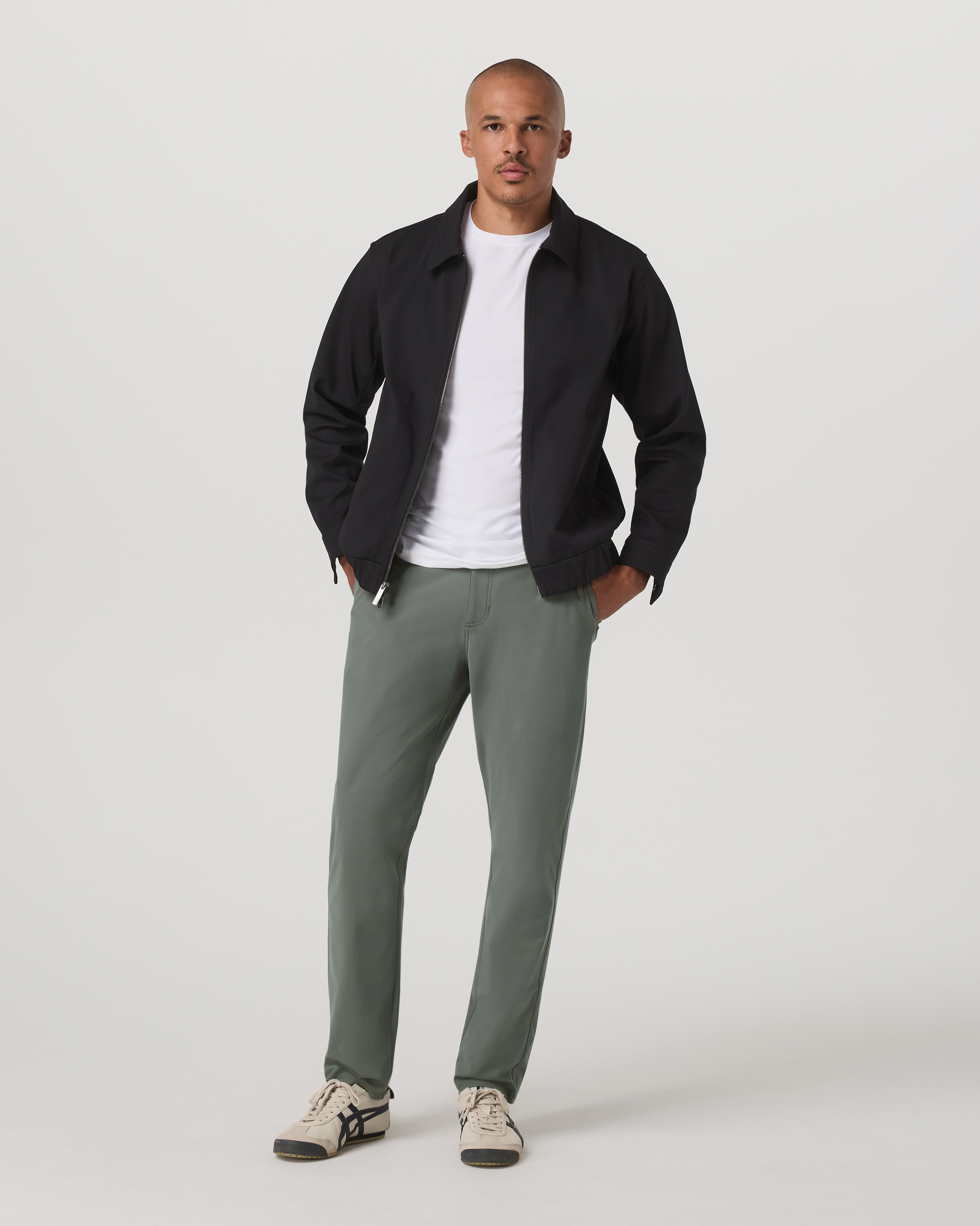 Vuori Meta™ Trouser Classic Fit 30 | Light Oregano - Image 5