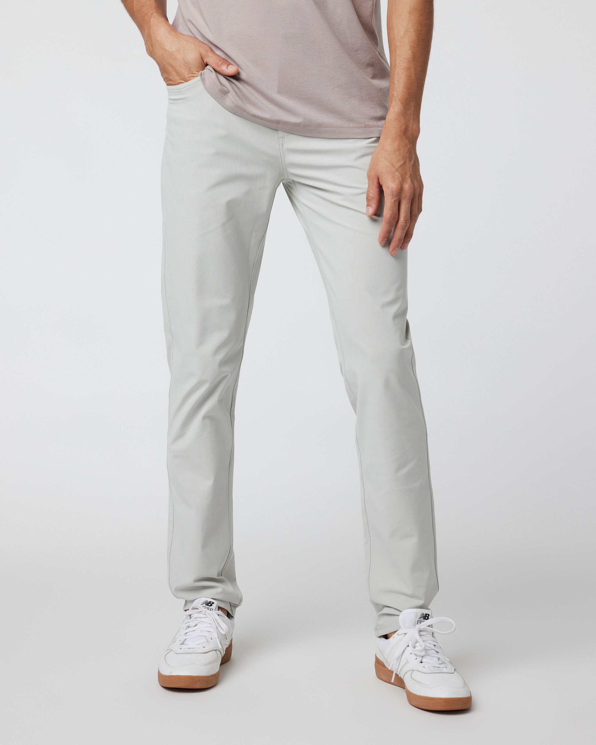 Vuori Meta™ Pant Athletic Slim Fit 34 | Vapor