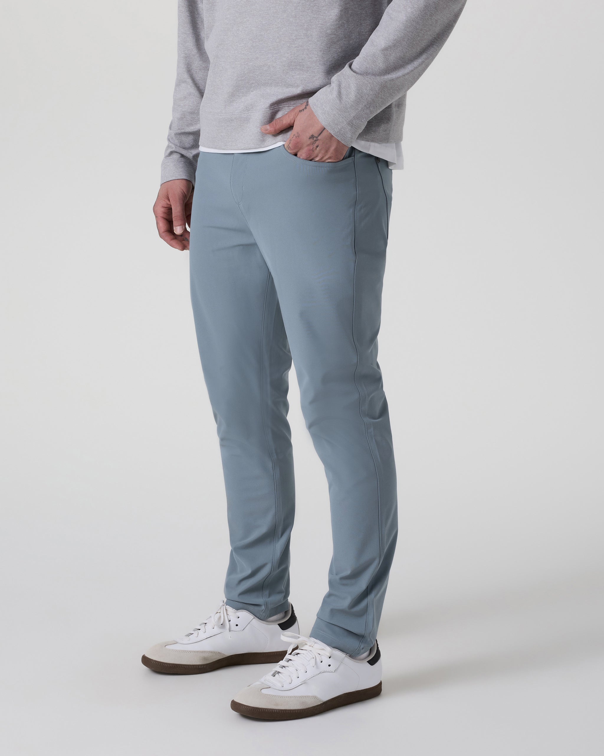 Vuori Meta™ Pant Athletic Slim Fit 30 | Dusty Blue