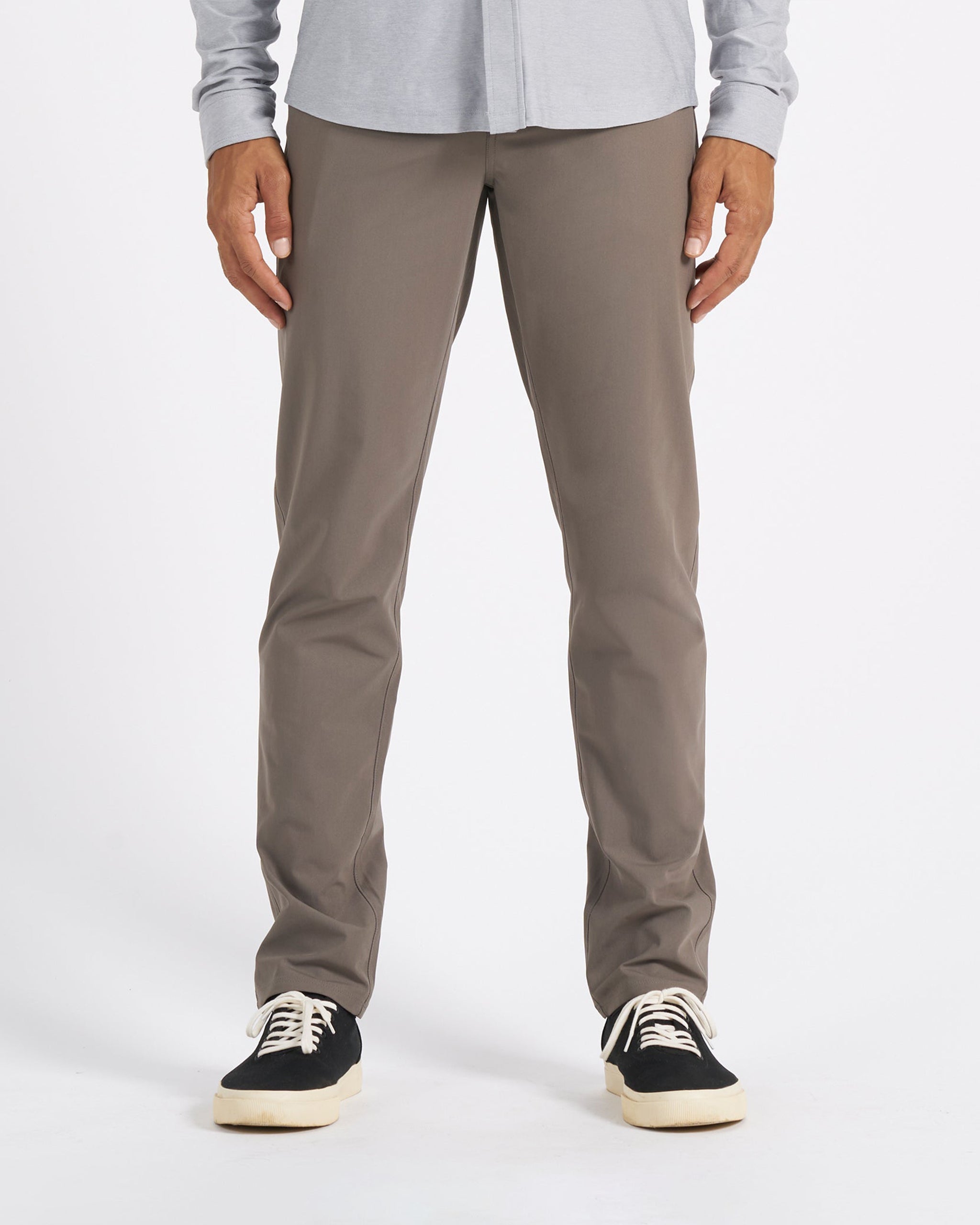 Vuori Meta™ Pant Athletic Slim Fit 32 | Cocoa