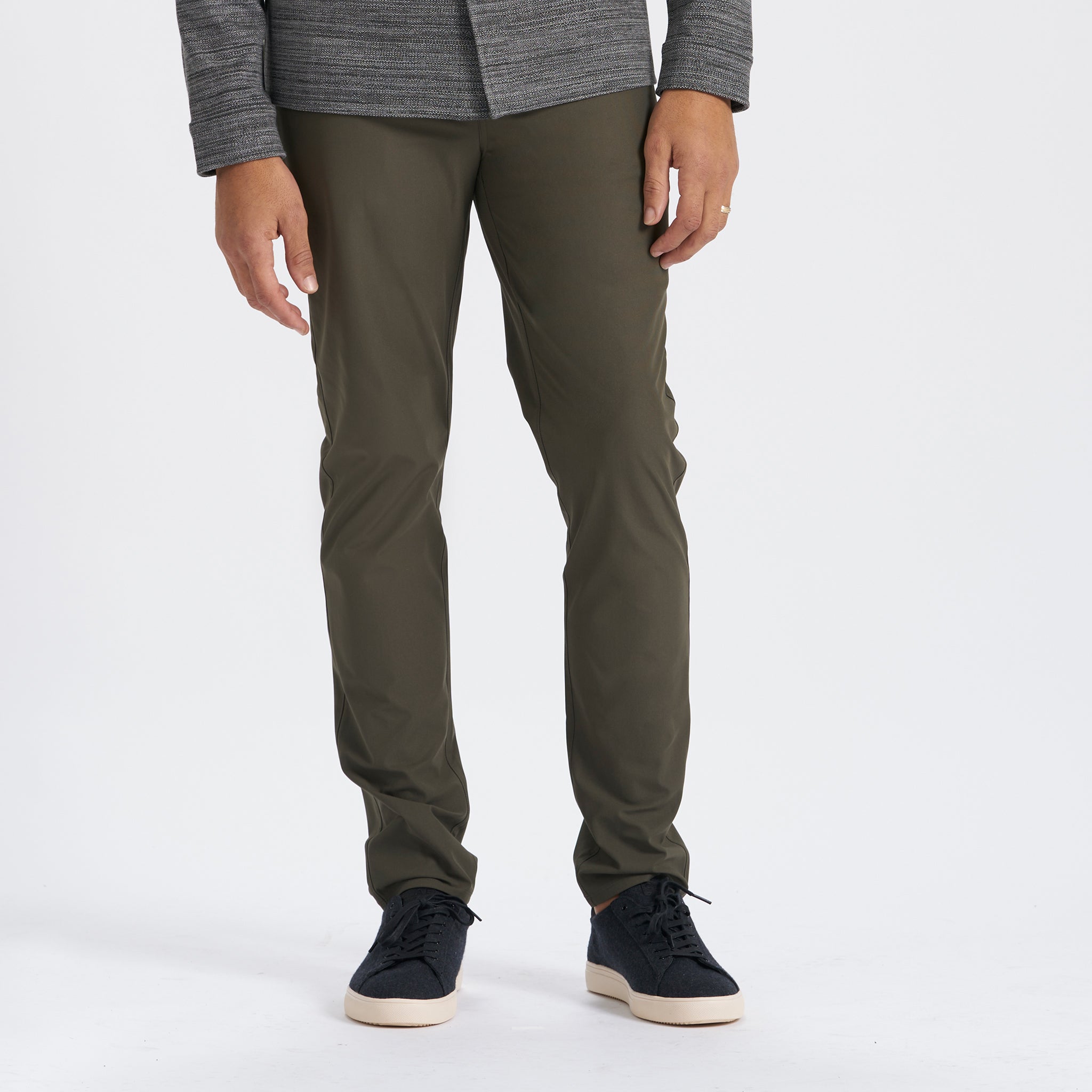 Vuori Meta™ Pant Athletic Slim Fit 30 | Dark Oregano (OLD)