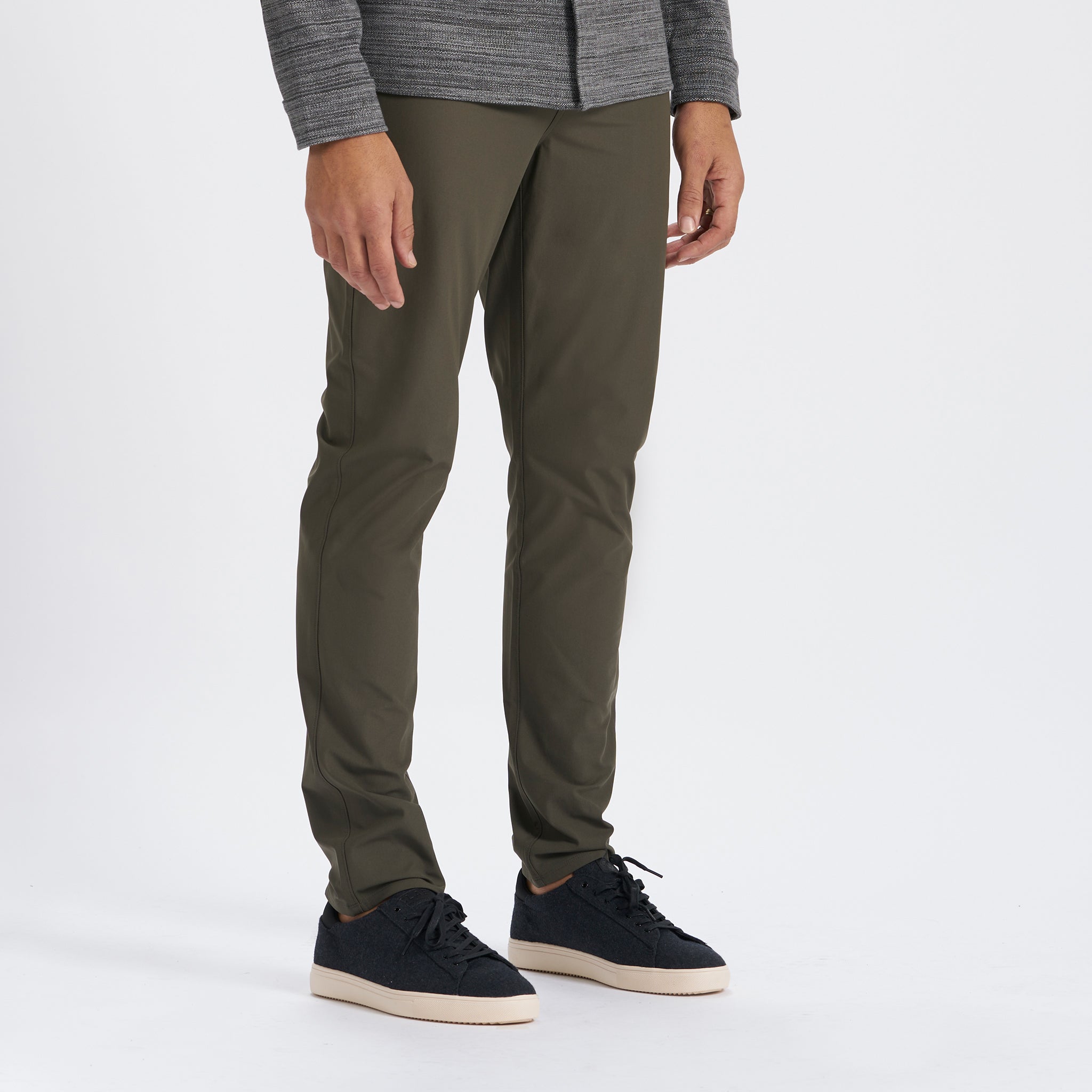 Vuori Meta™ Pant Athletic Slim Fit 30 | Dark Oregano (OLD) - Image 2