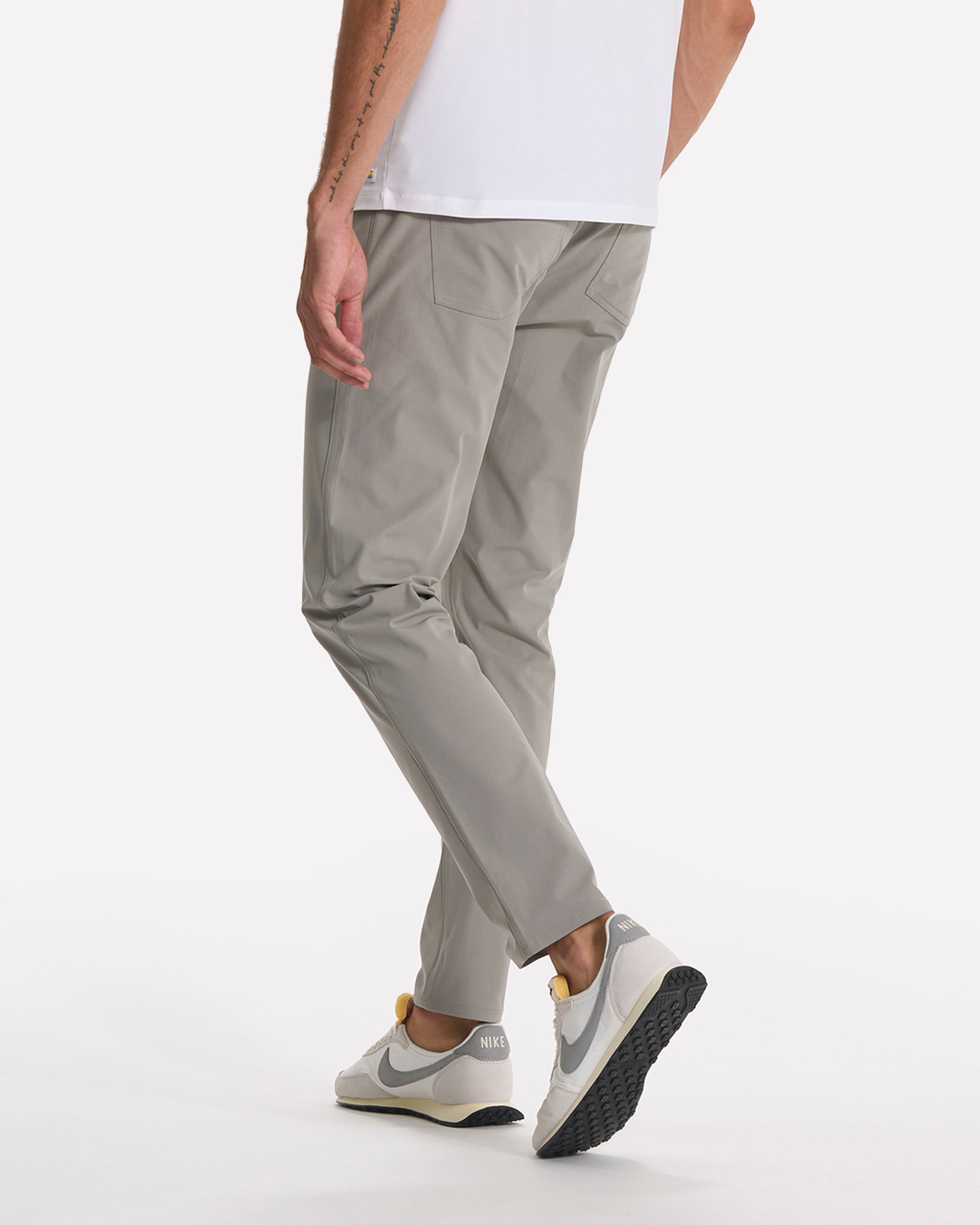 Vuori Meta™ Pant Athletic Slim Fit 32 | Driftwood - Image 3