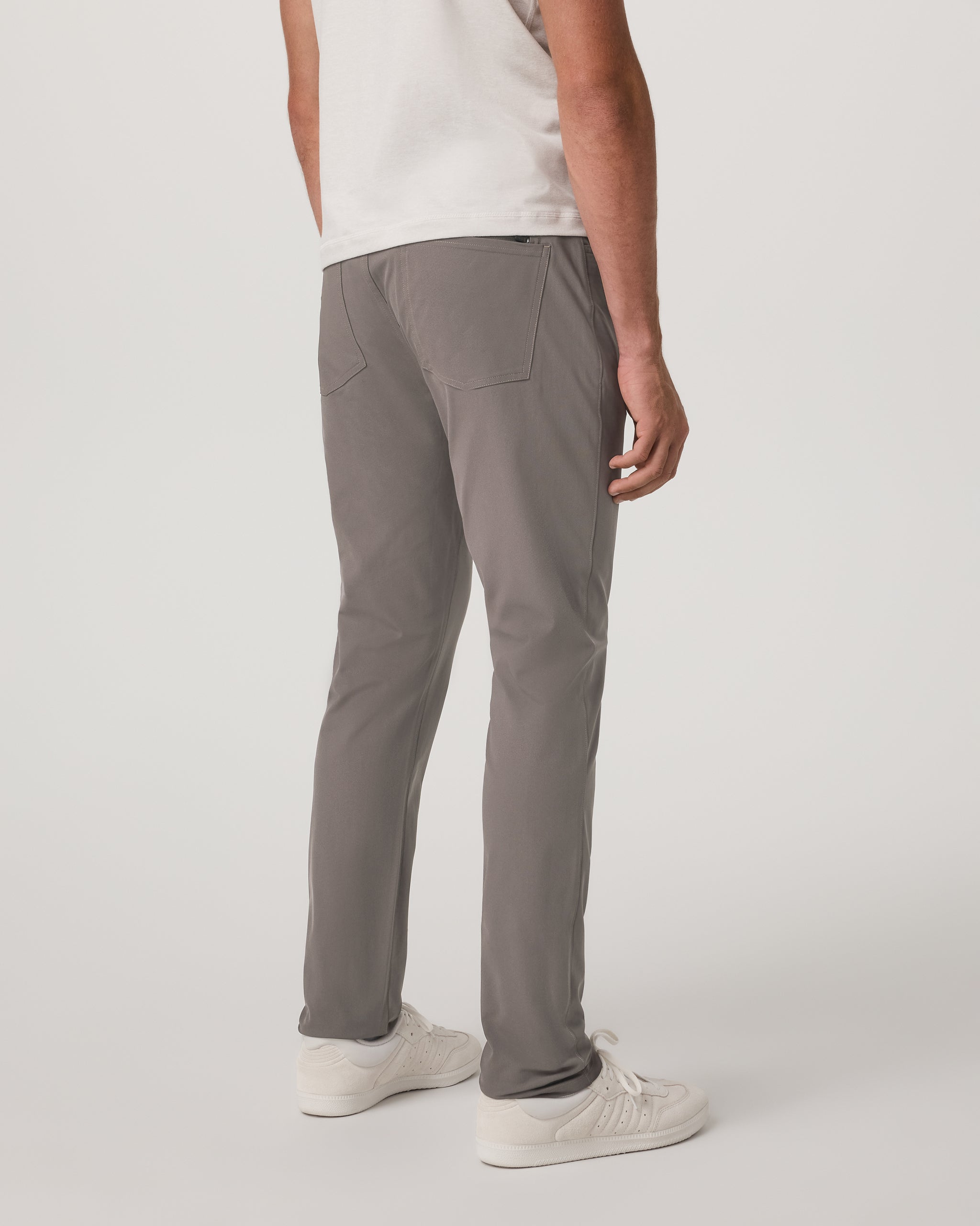 Vuori Meta™ Pant Athletic Slim Fit 30 | Warm Grey - Image 3