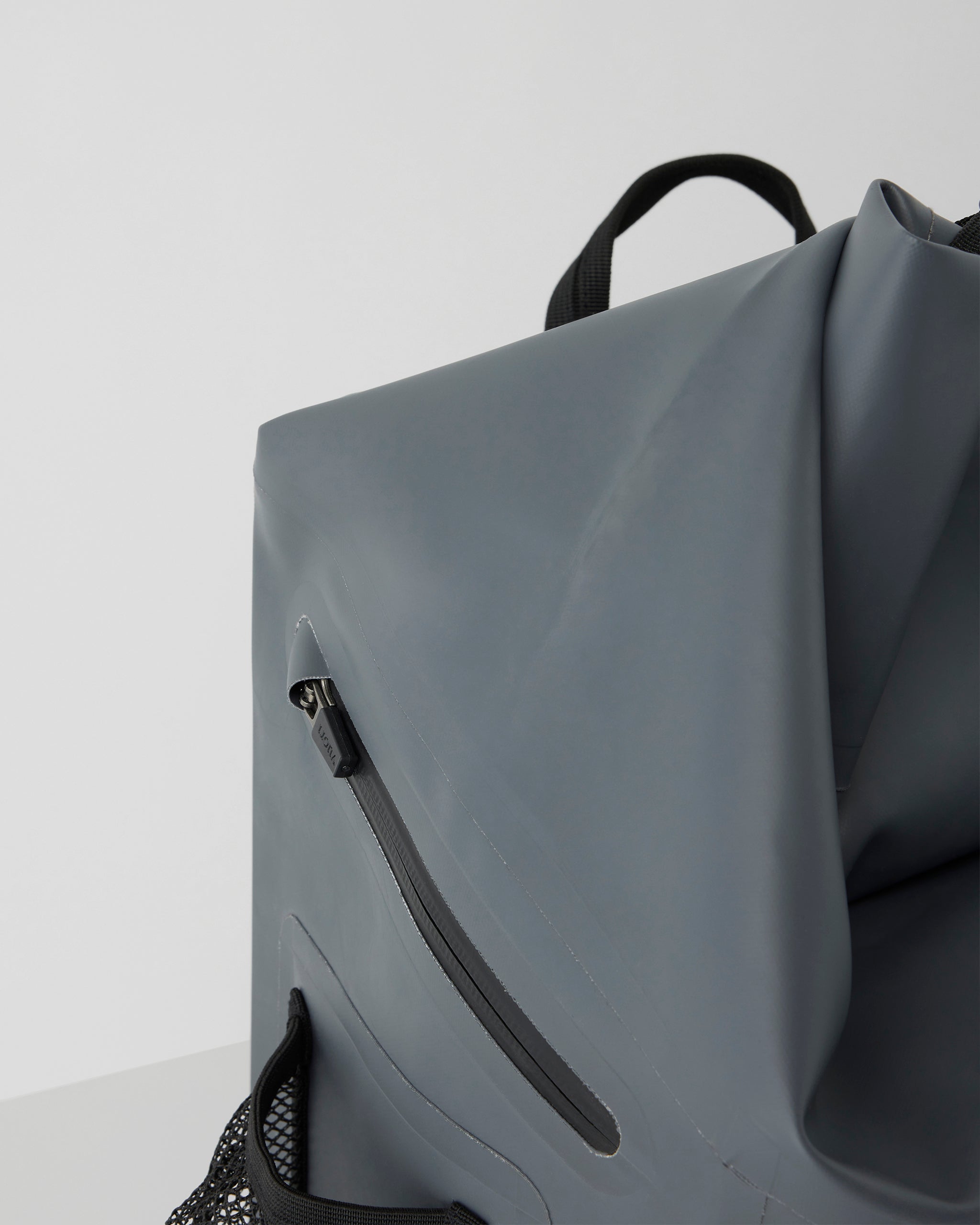 Vuori Dry Bag | Charcoal - Image 4