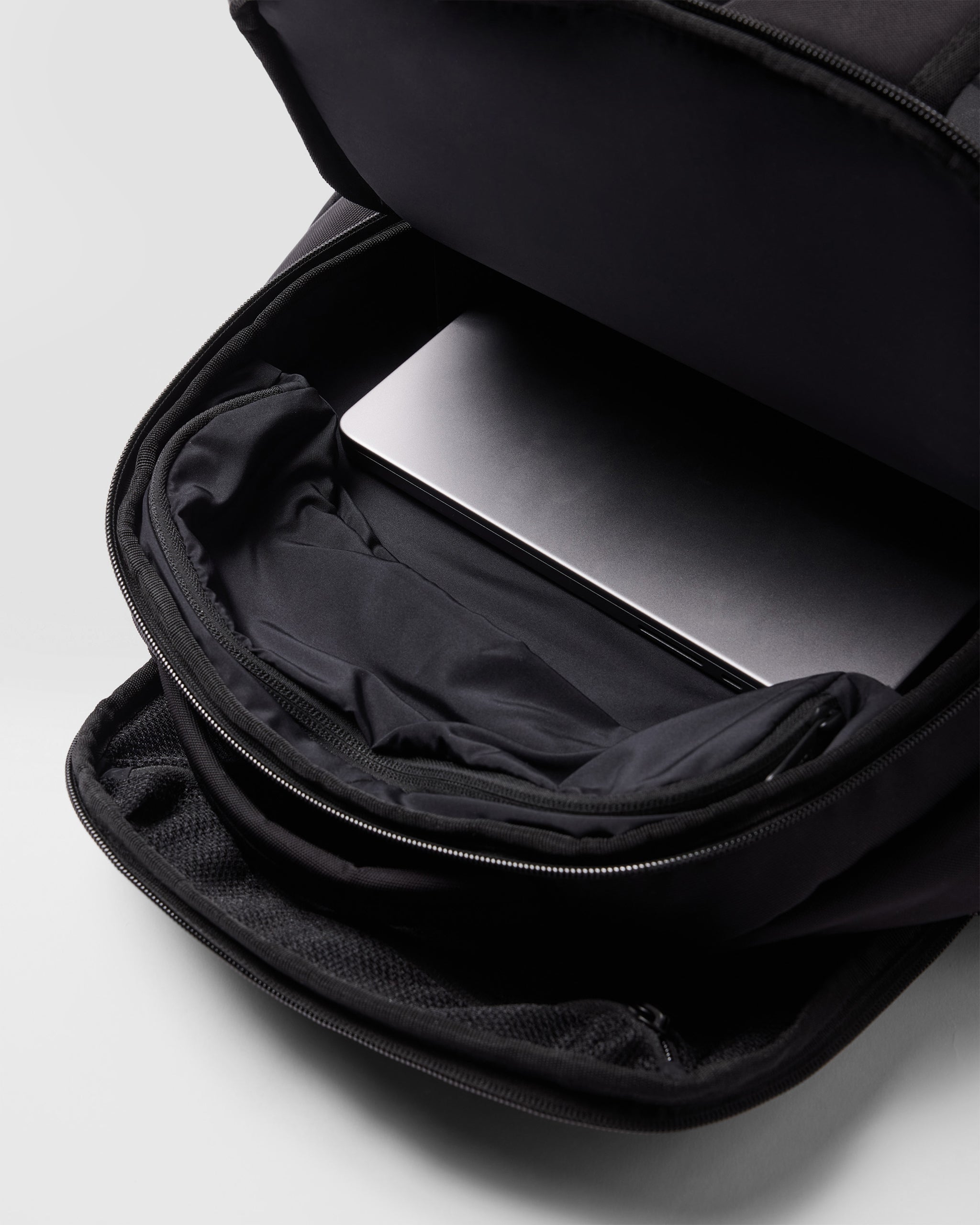 Pursuits Commuter Backpack | Black - Image 4