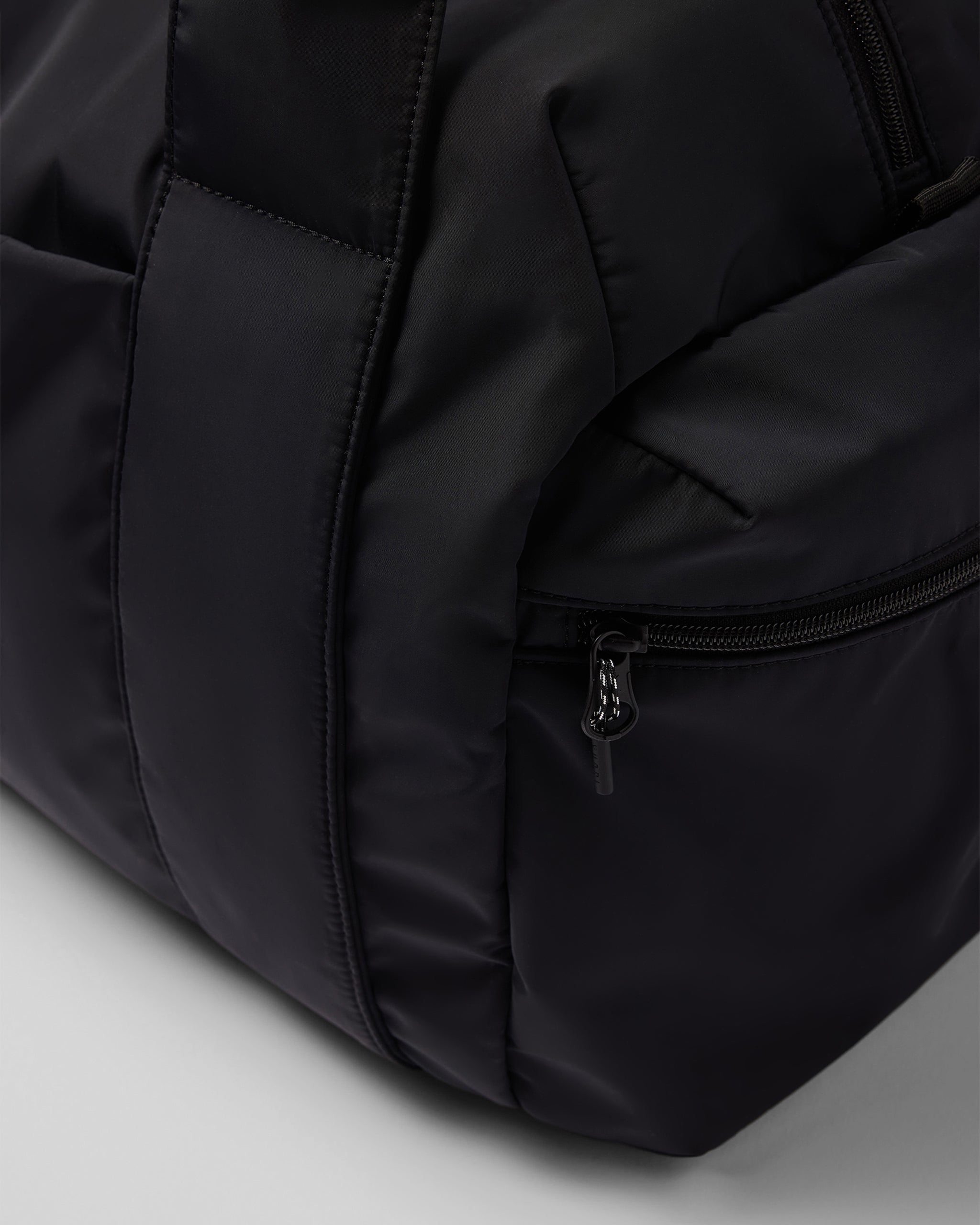 Vuori Gym Bag 2.0 | Black - Image 4
