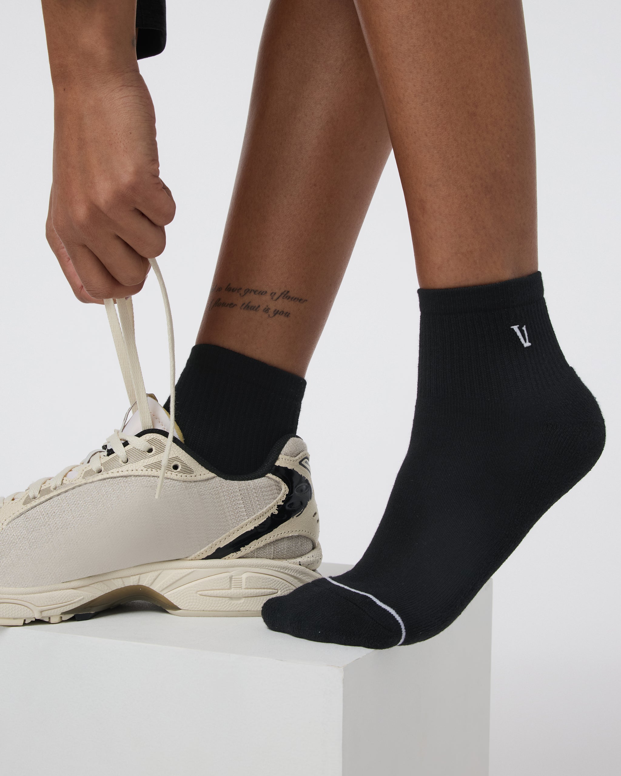 Quarter Crew V1 Sock | Black (OLD) - Image 2