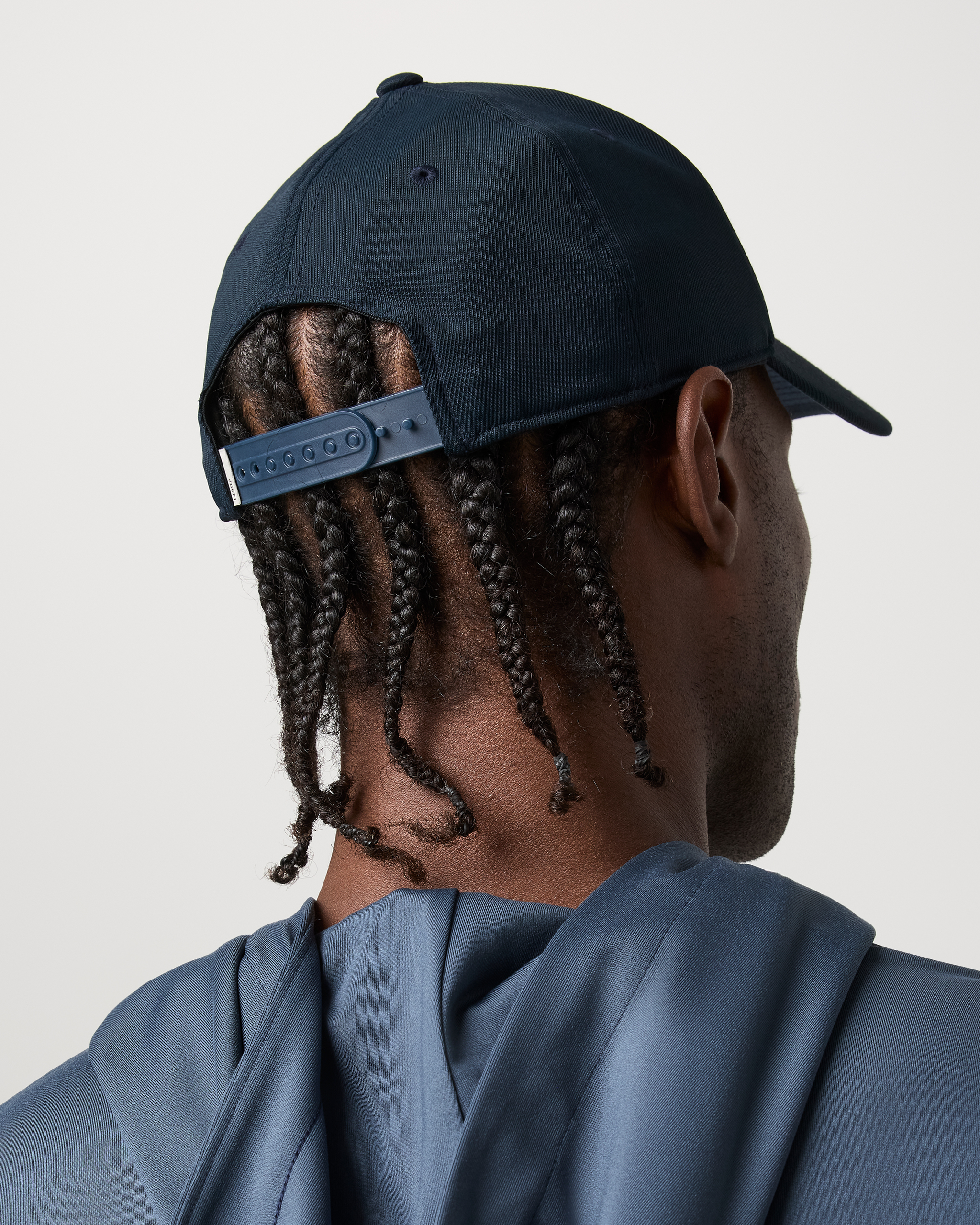 Vuori Logo Signal Golf Hat | Navy - Image 2