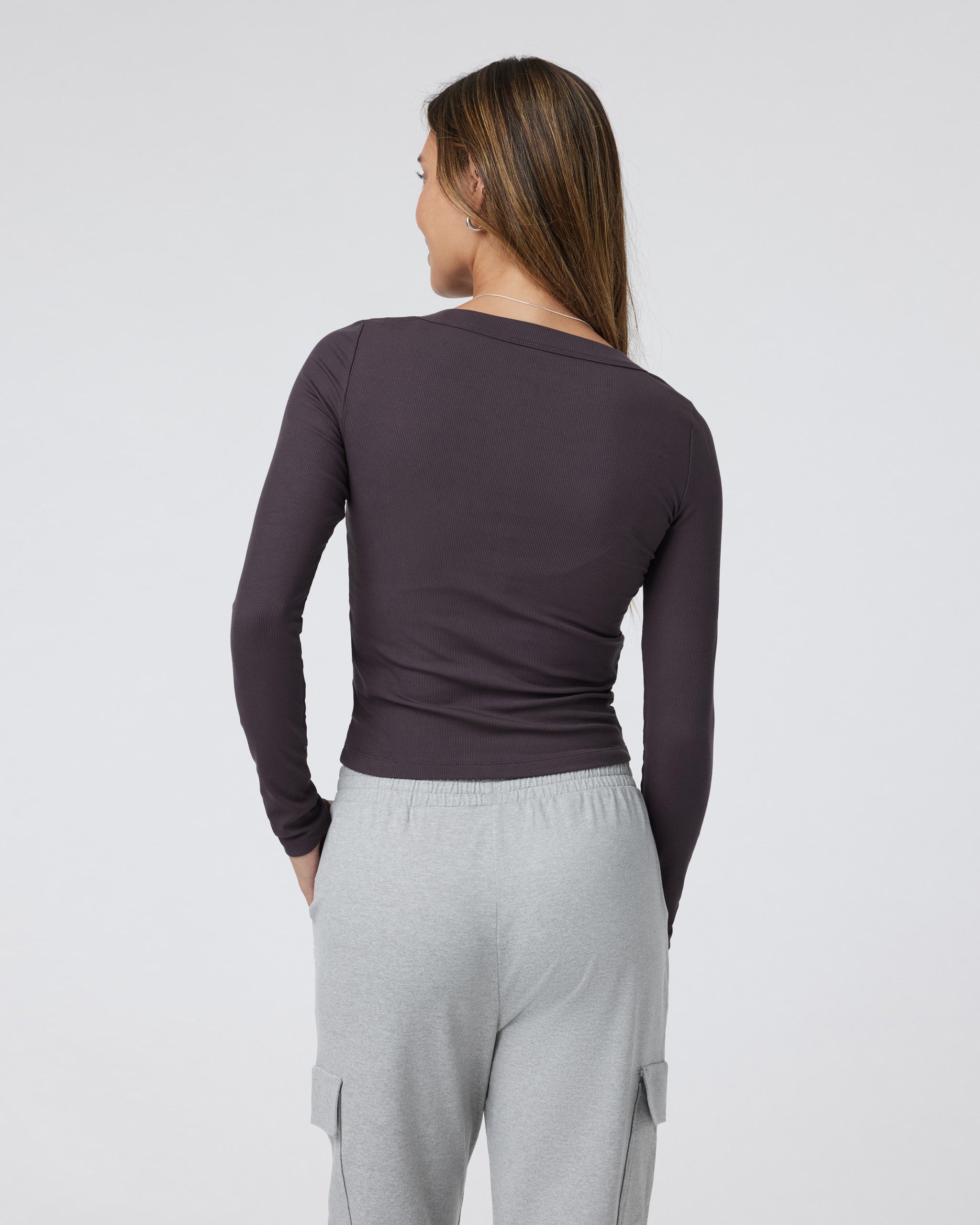 Long Sleeve Pose Scoop Tee | Sangria - Image 3
