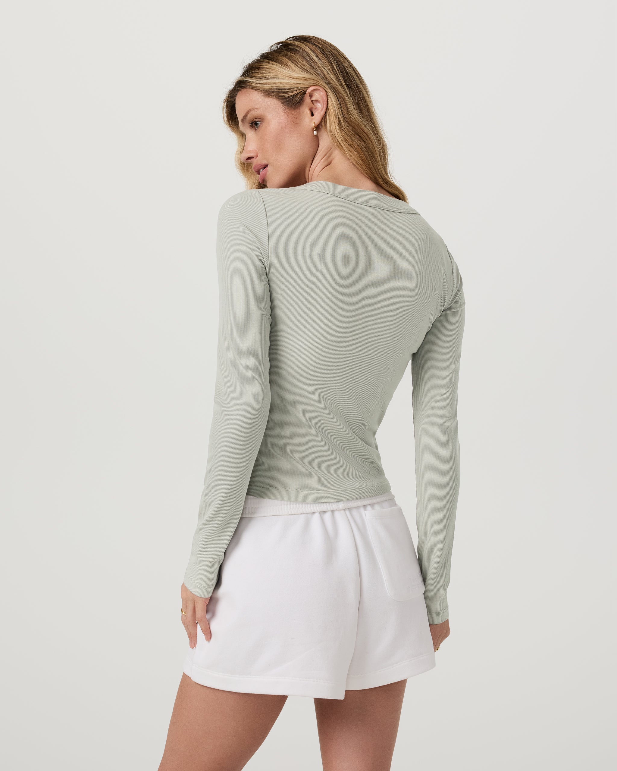Long Sleeve Pose Scoop Tee | Talc - Image 3