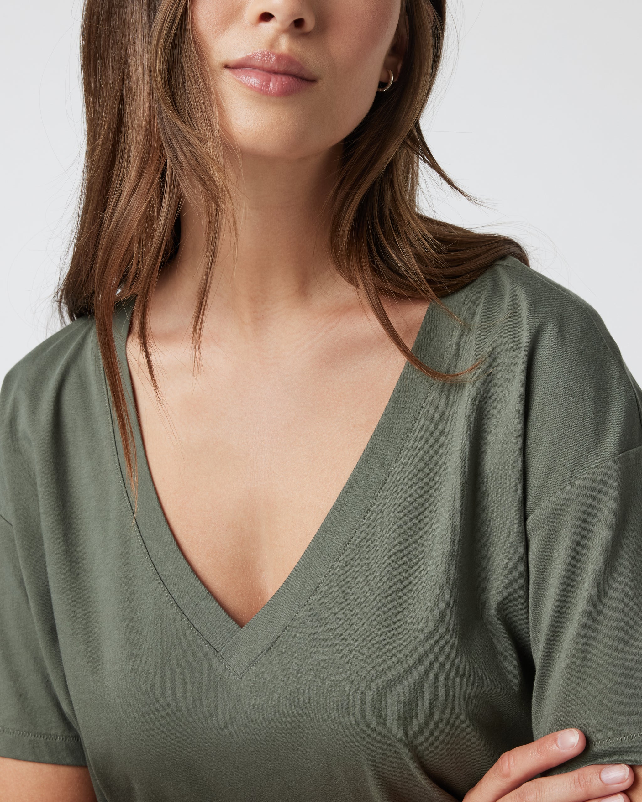 Sutton V-Neck | Army - Image 4
