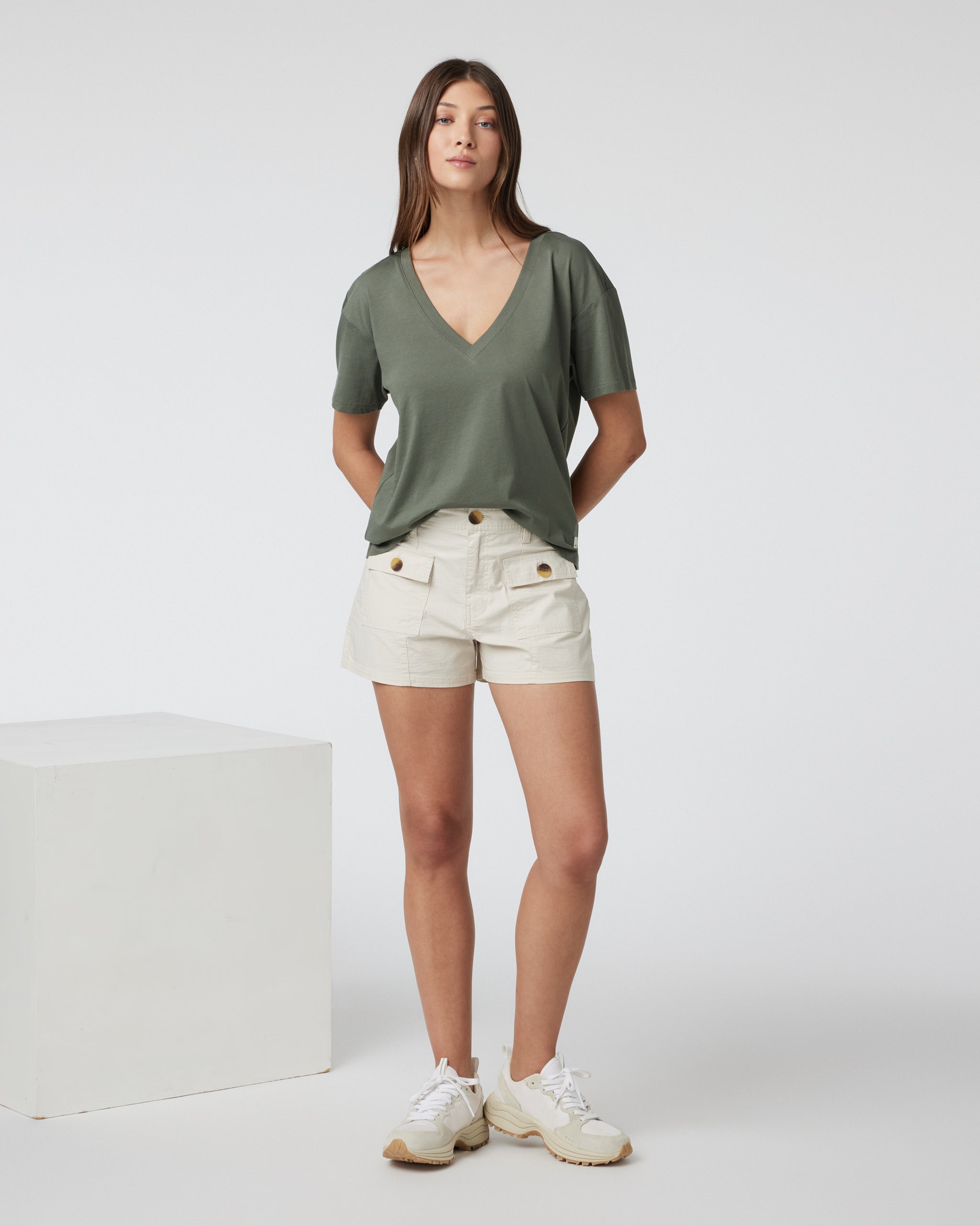 Sutton V-Neck | Army - Image 2