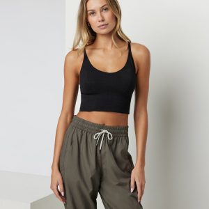 Quince Seamless Crop | Black