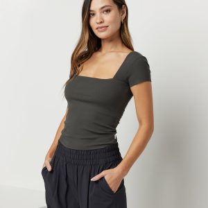 Pose Scoop Back Tee | Dark Oregano
