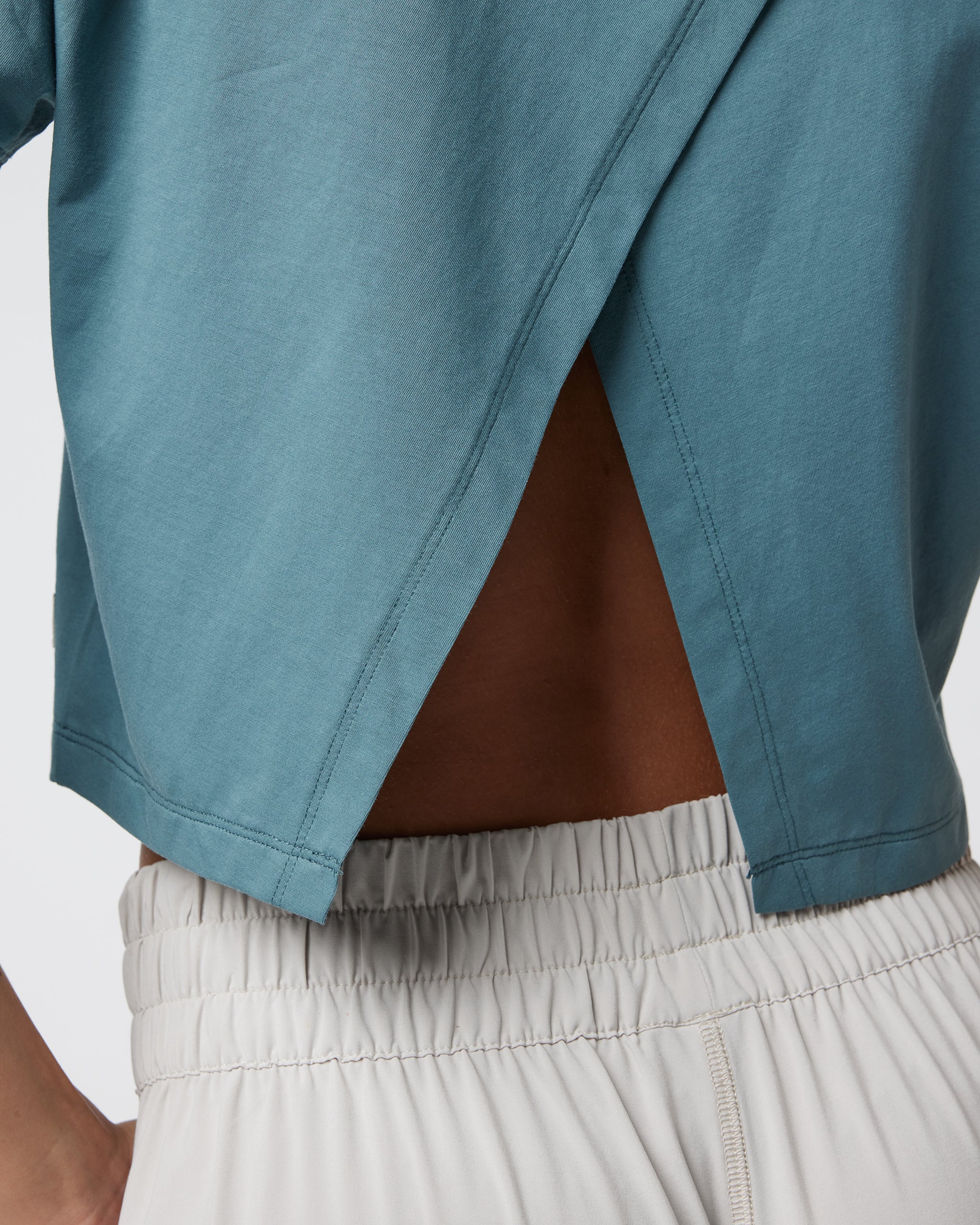 Short Sleeve Feather Cross Back | Iron - Image 4