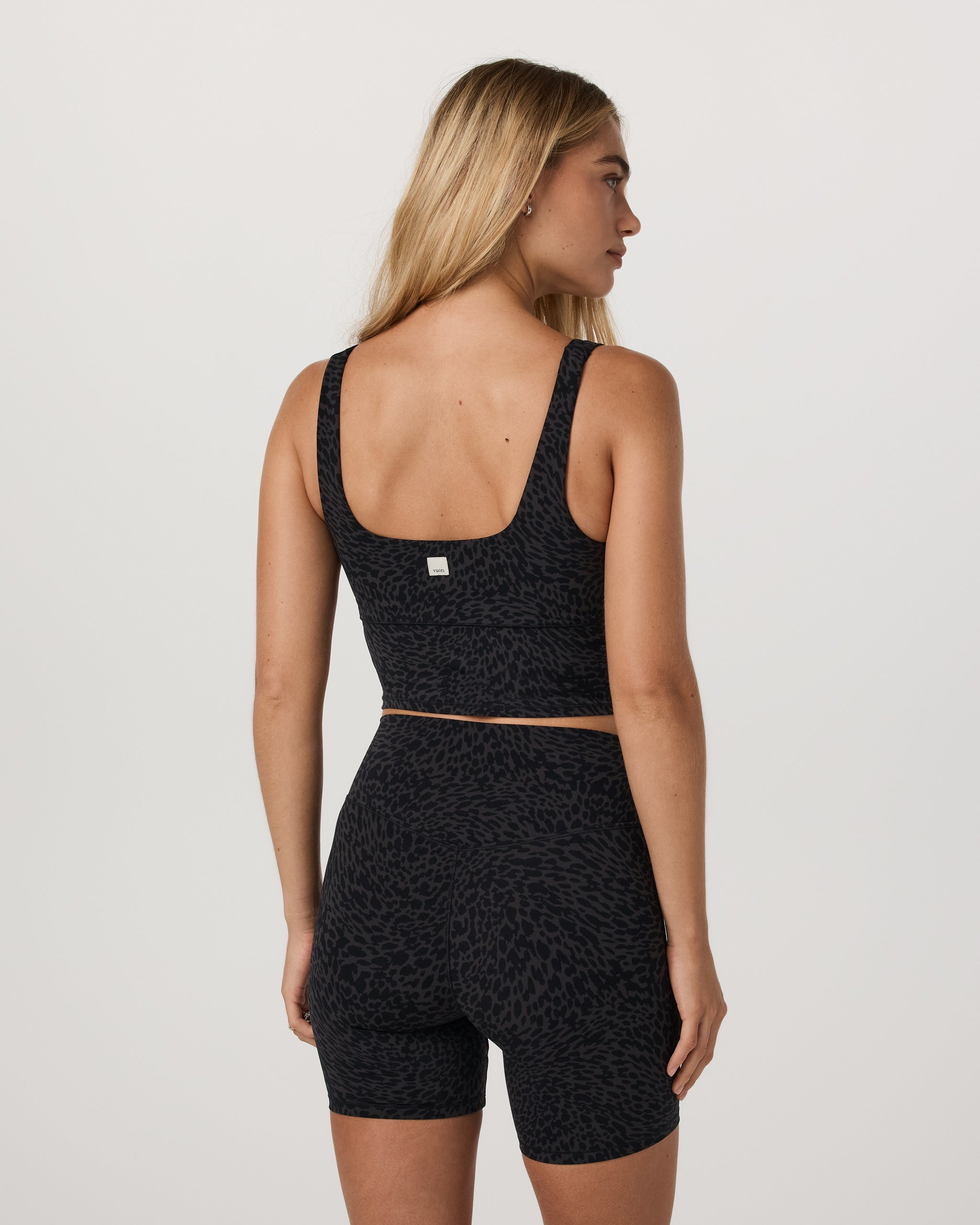 Vuori AllTheForm™ Support Tank | Black Blurred Torrent - Image 3
