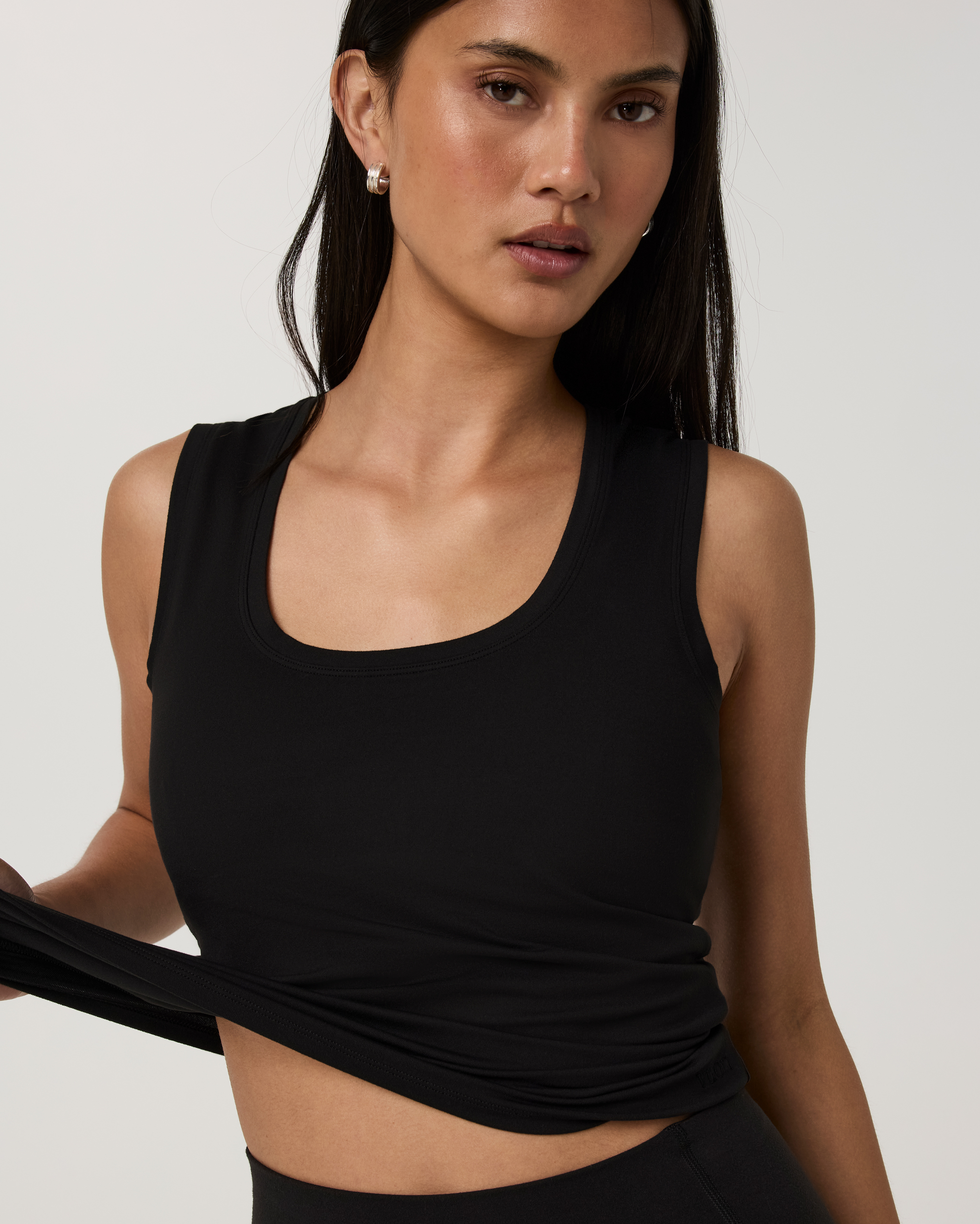 Halo Essential Scoop Tank | Black Tonal - Image 2