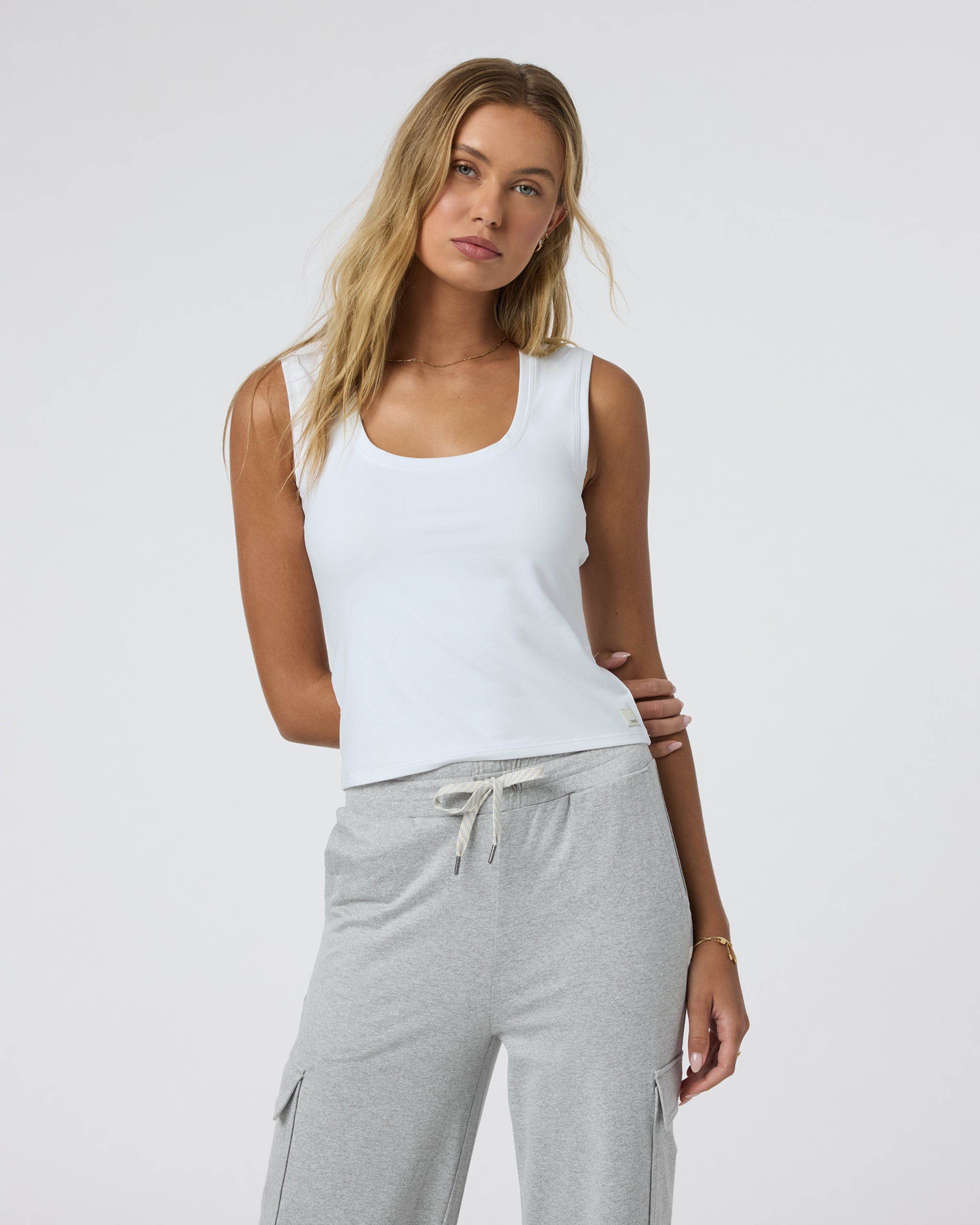 Halo Essential Scoop Tank | White