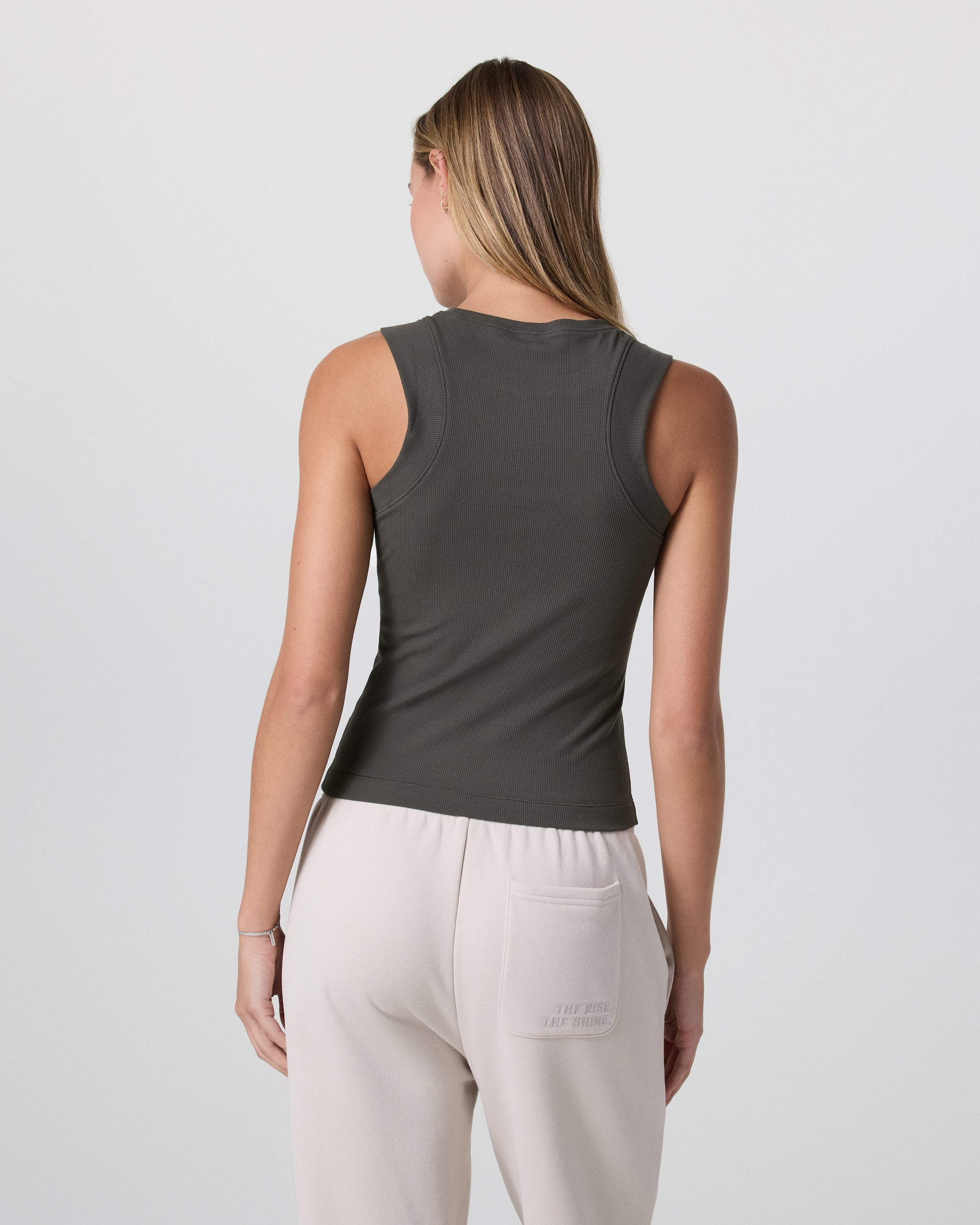 Pose Modern Tank | Kale - Image 3